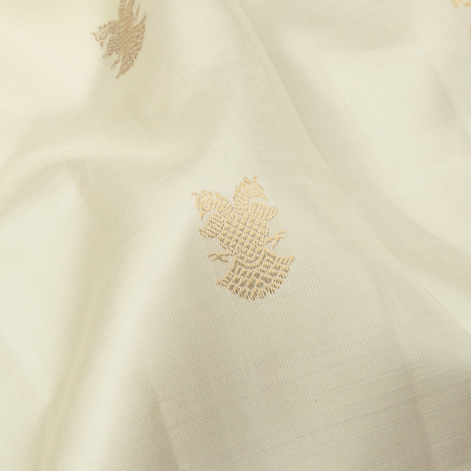 Kanakavalli Kanjivaram Silk Sari 24-110-HS001-13991 - Fabric View