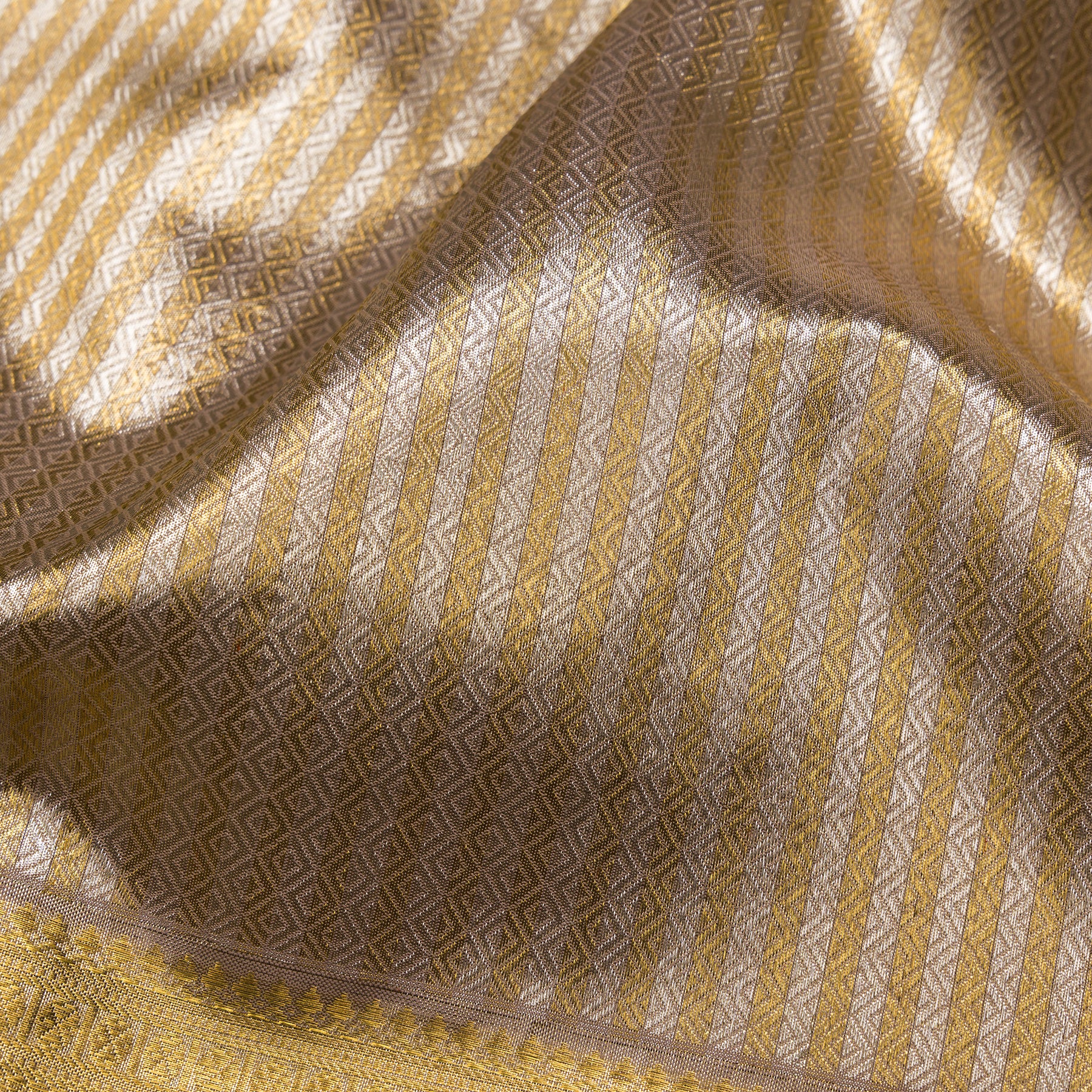 Kanakavalli Kanjivaram Silk Sari 24-110-HS001-14072 - Fabric View