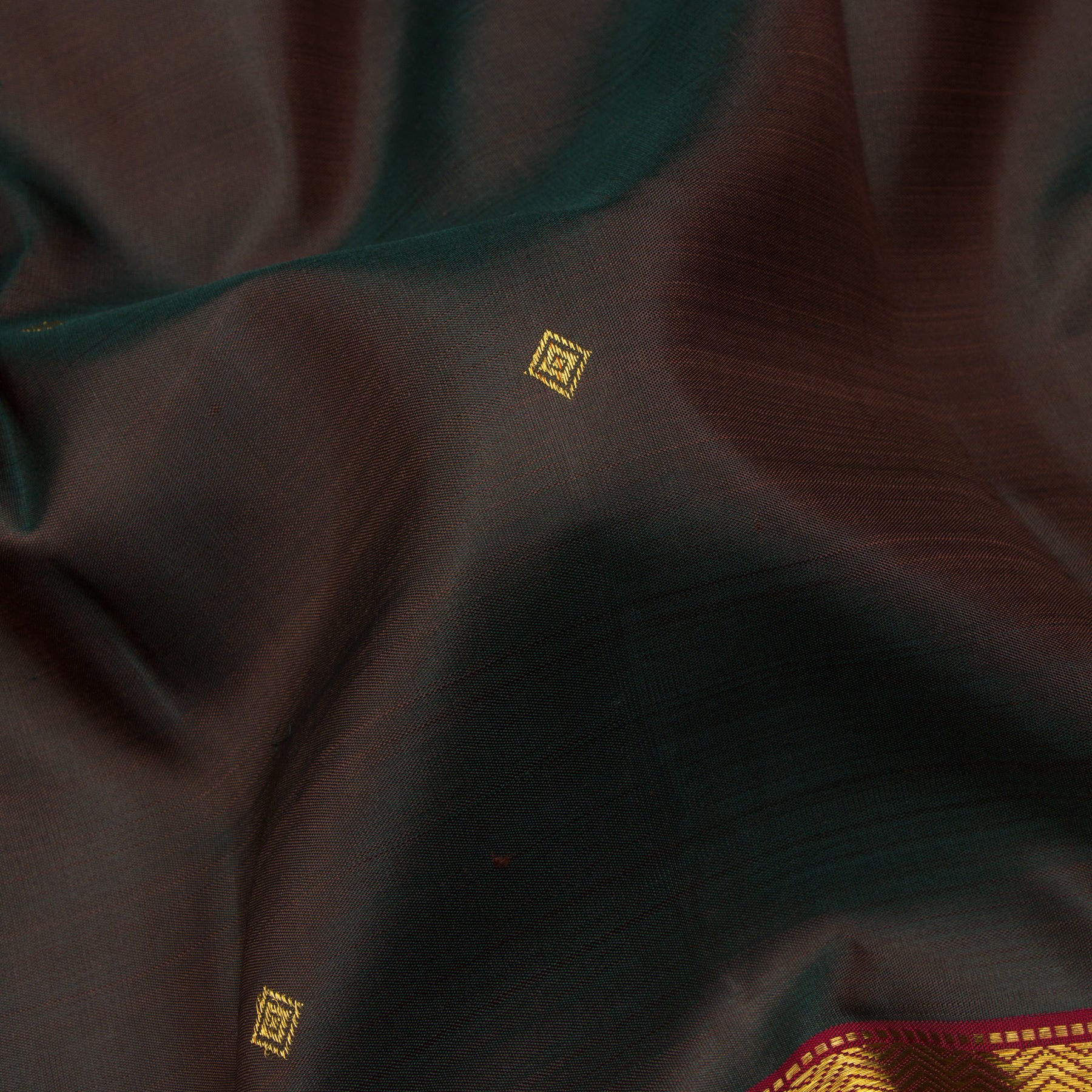 Kanakavalli Kanjivaram Silk Sari 24-611-HS001-10586 - Fabric View