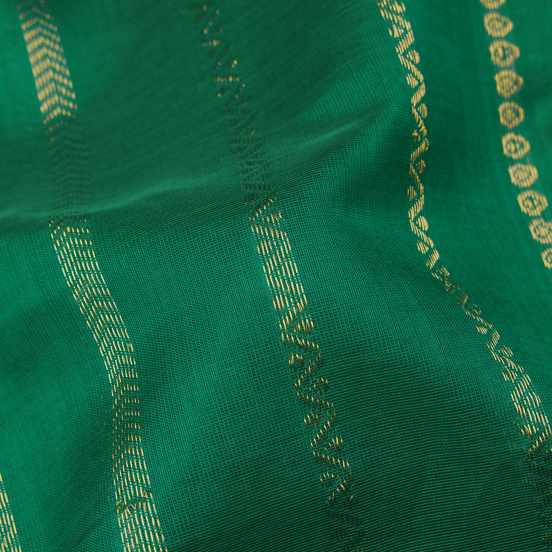 Kanakavalli Silk/Cotton Sari 24-613-HS005-13839 - Fabric View