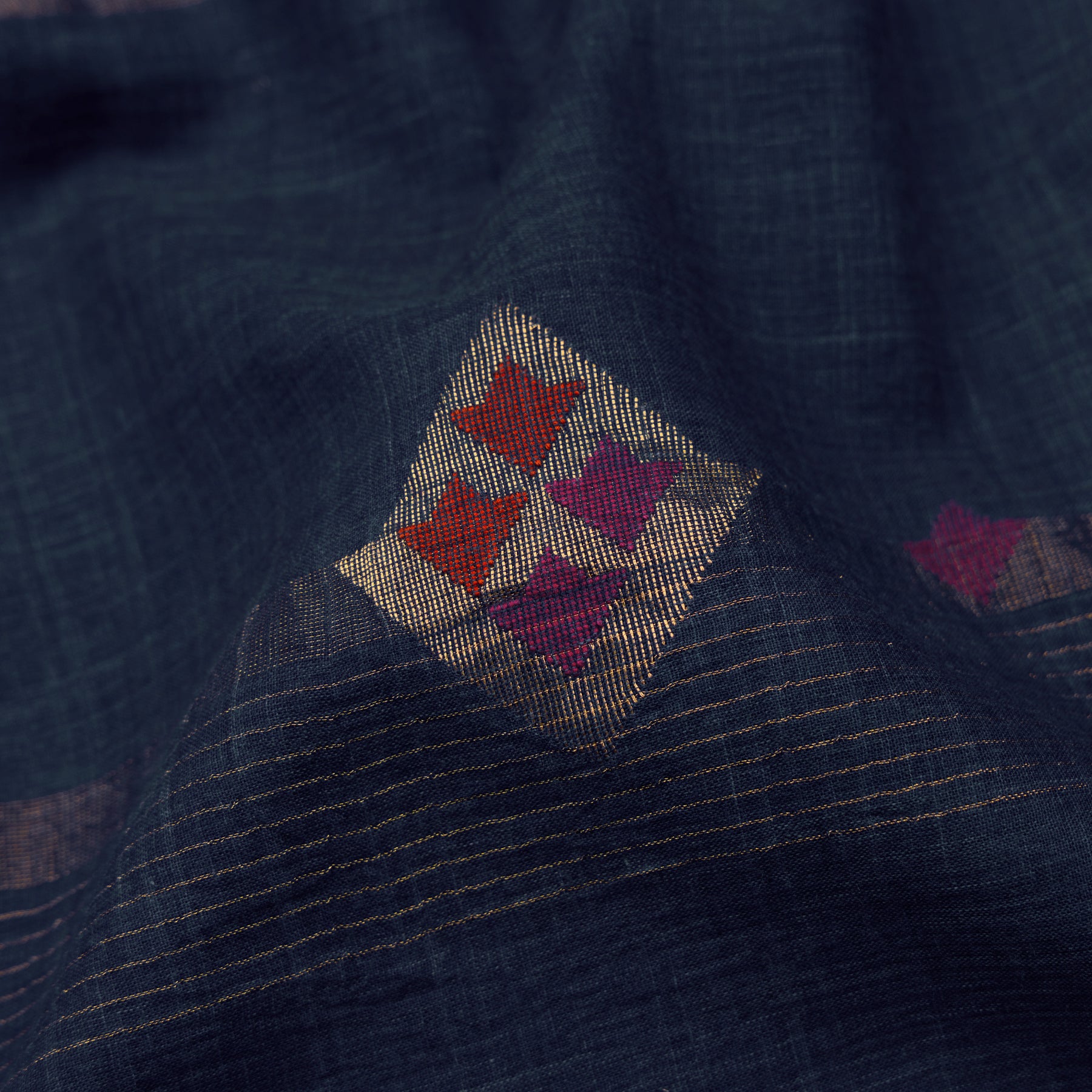 Karomi Jamdani Cotton Sari 25-003-HS003-00075 - Fabric View