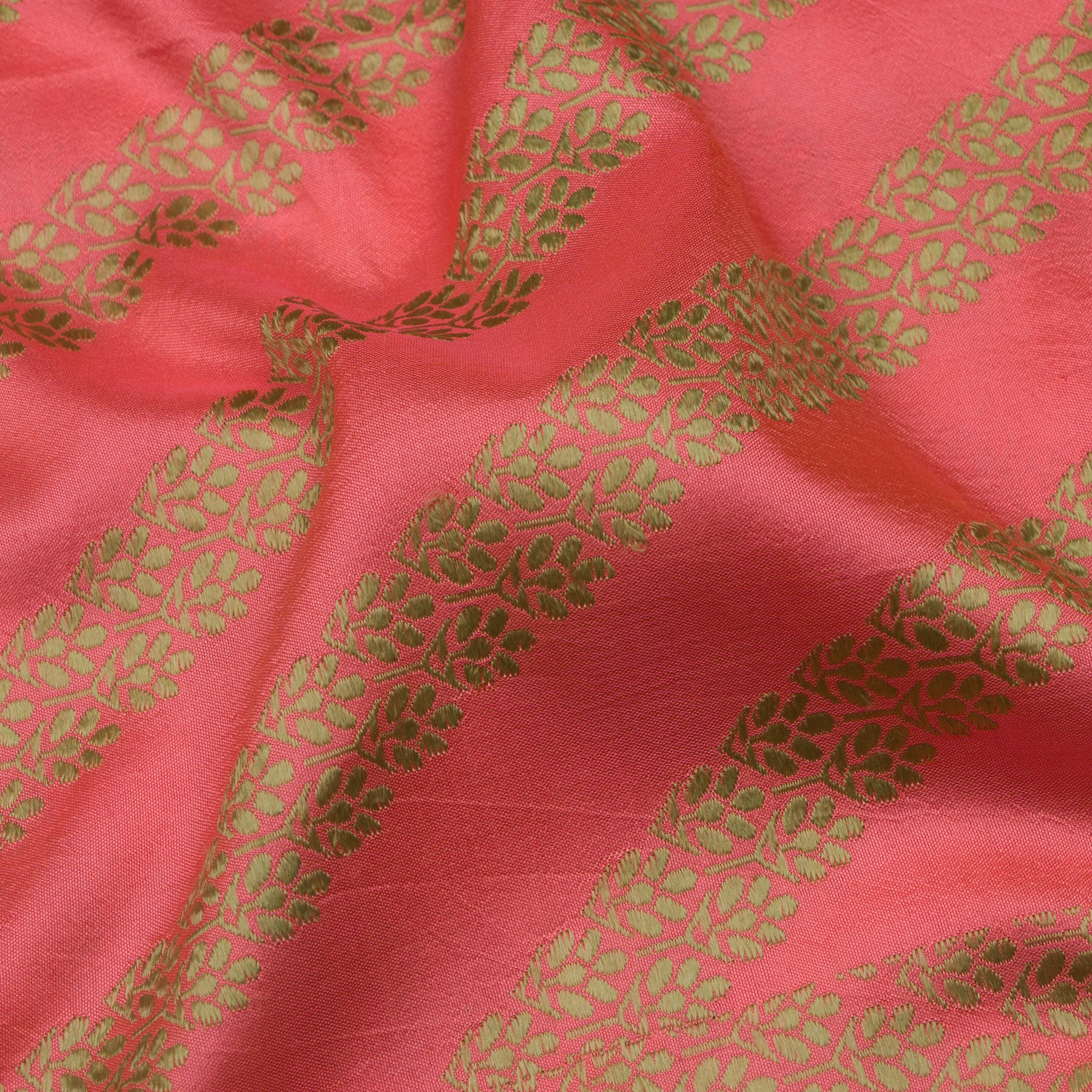 TaanBaan Banaras Silk Sari 25-013-HS002-00027 - Fabric View