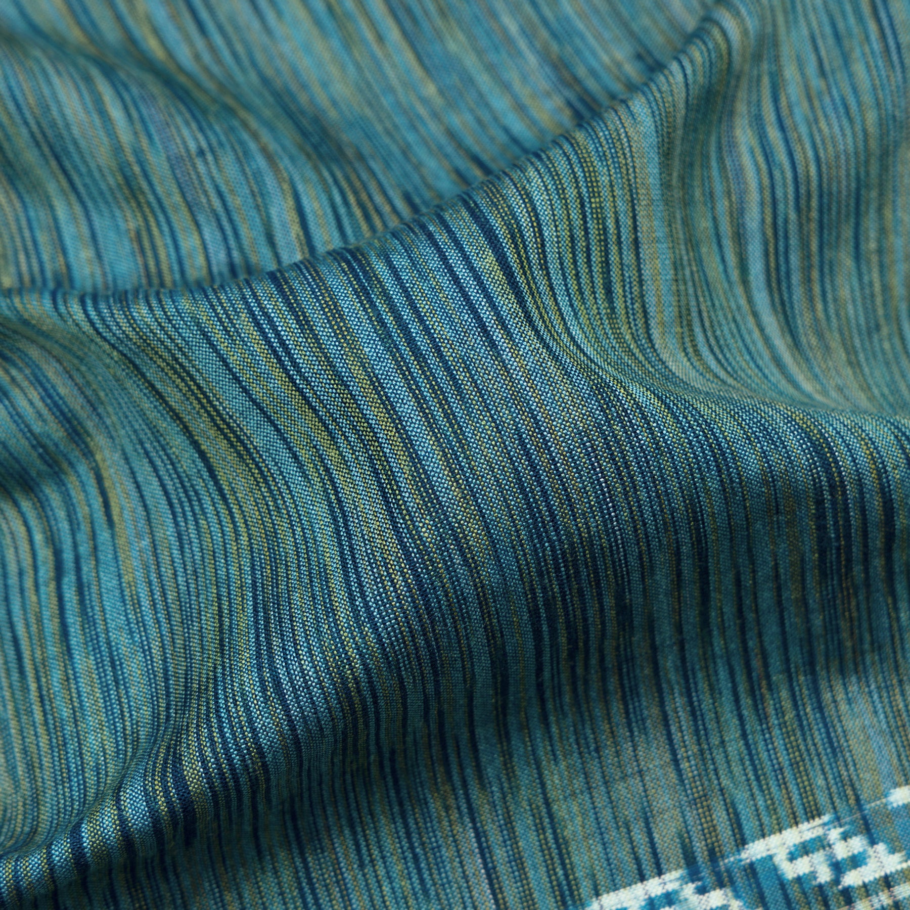 Erisri Ikat Silk Sari 25-027-HS002-00157 - Fabric View