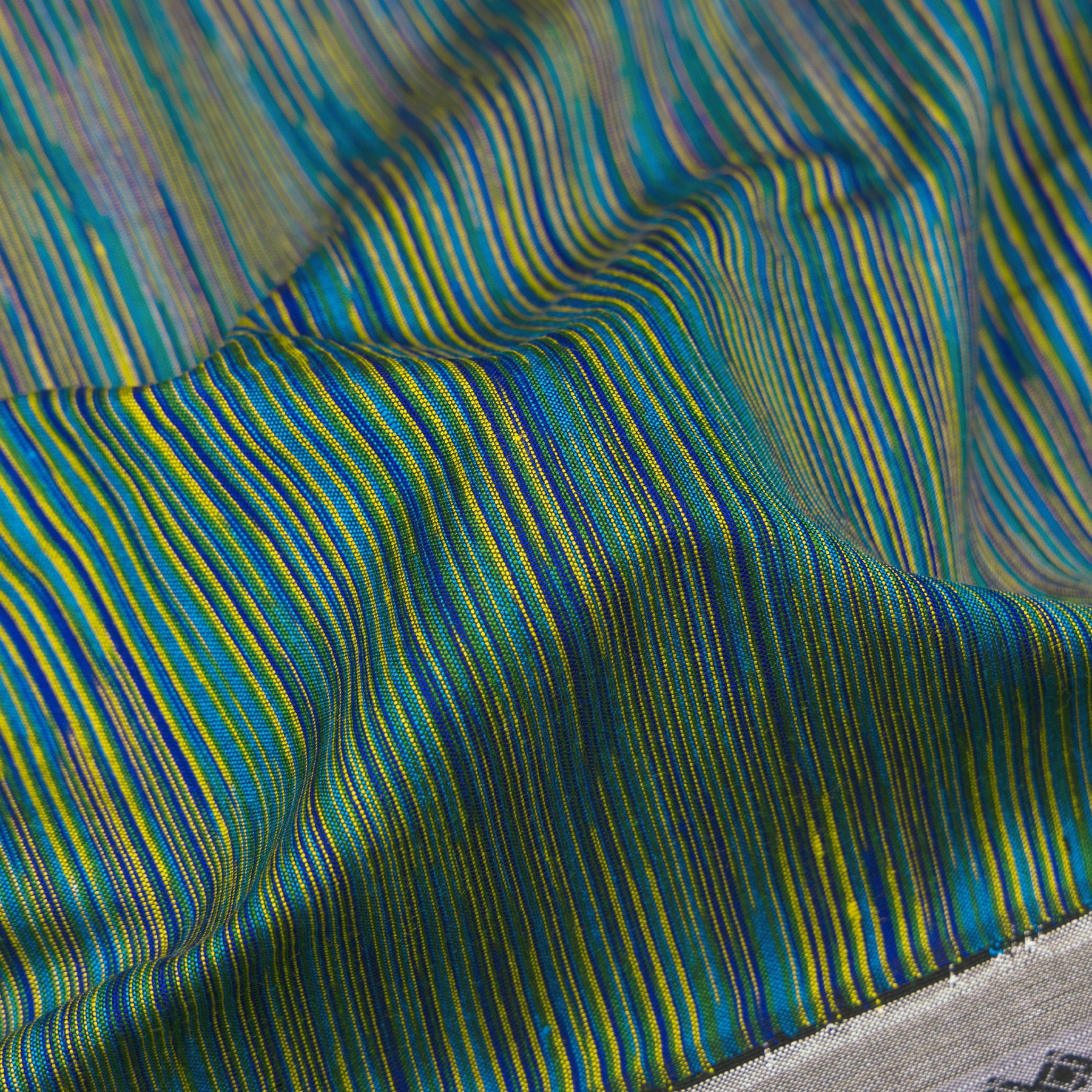 Erisri Ikat Silk Sari 25-027-HS002-00158 - Fabric View