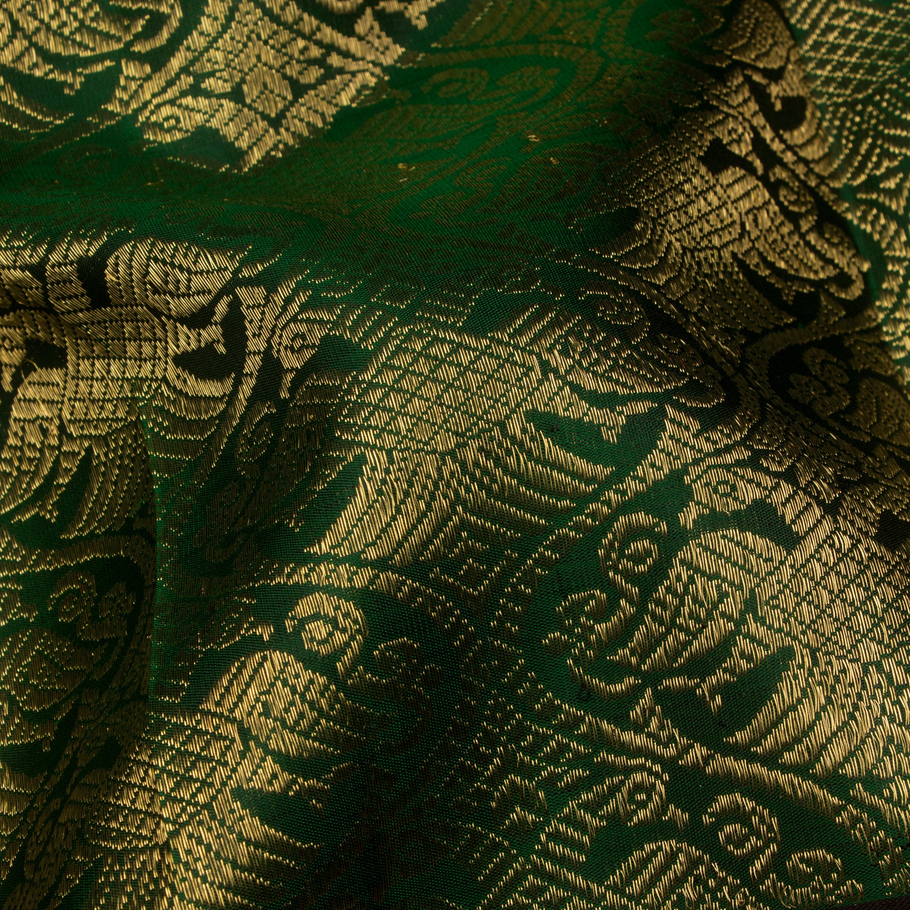 Kanakavalli Kanjivaram Silk Sari 25-040-HS001-02276 - Fabric View