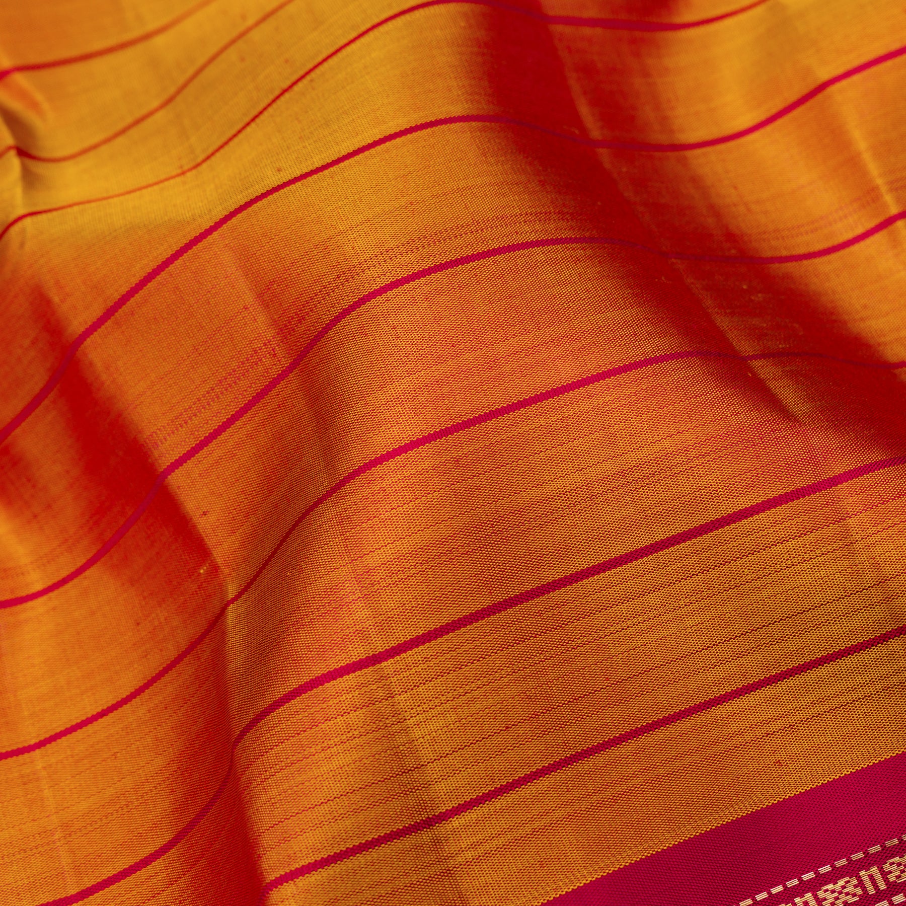 Kanakavalli Kanjivaram Silk Sari 25-040-HS001-04881 - Fabric View