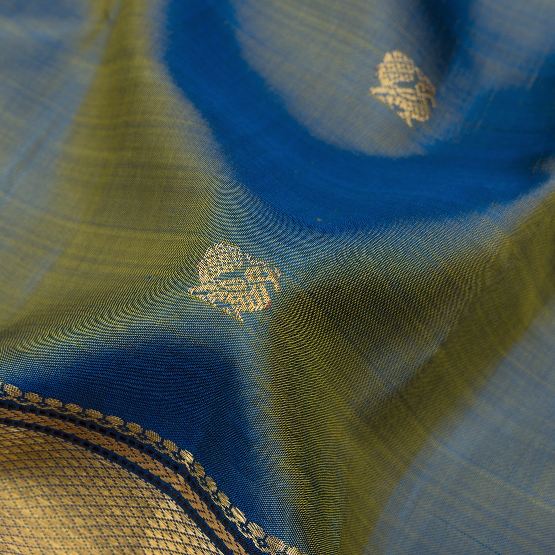 Kanakavalli Kanjivaram Silk Sari 25-040-HS001-06556 - Fabric View