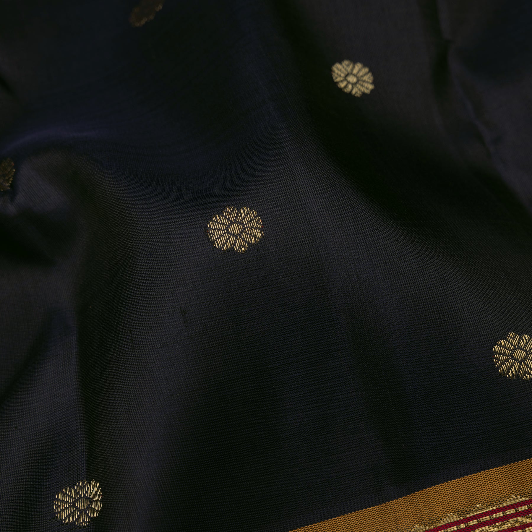 Kanakavalli Kanjivaram Silk Sari 25-040-HS001-07182 - Fabric View