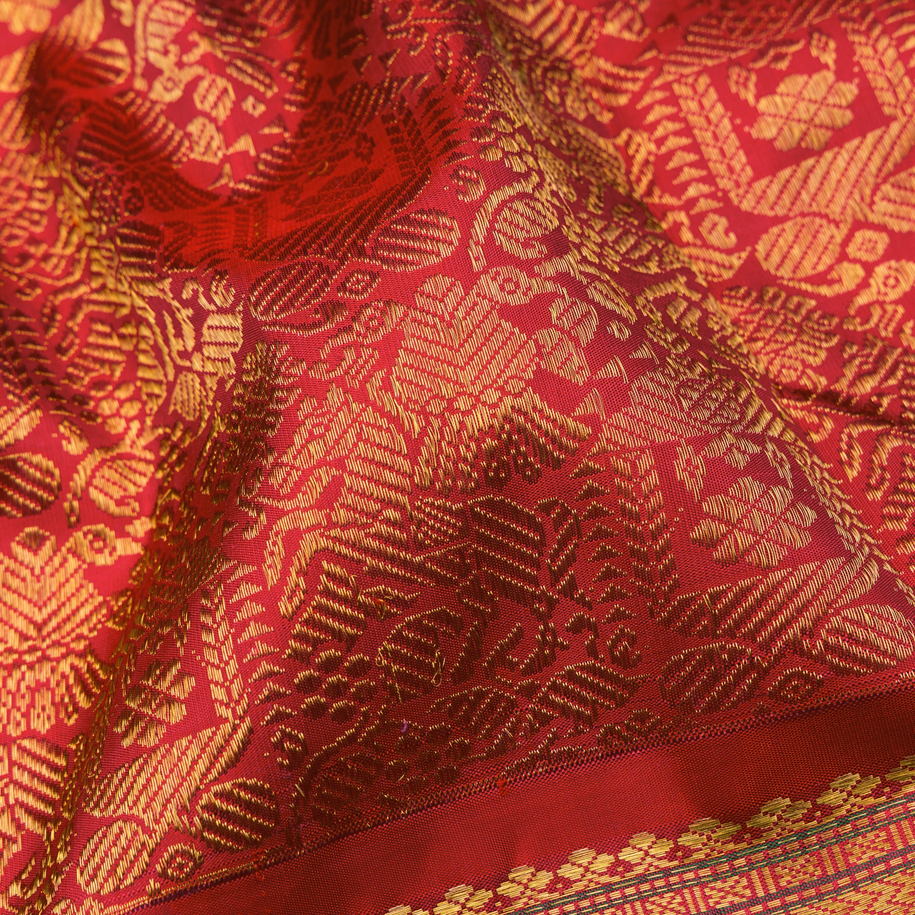 Kanakavalli Kanjivaram Silk Sari 25-041-HS001-06577 - Fabric View