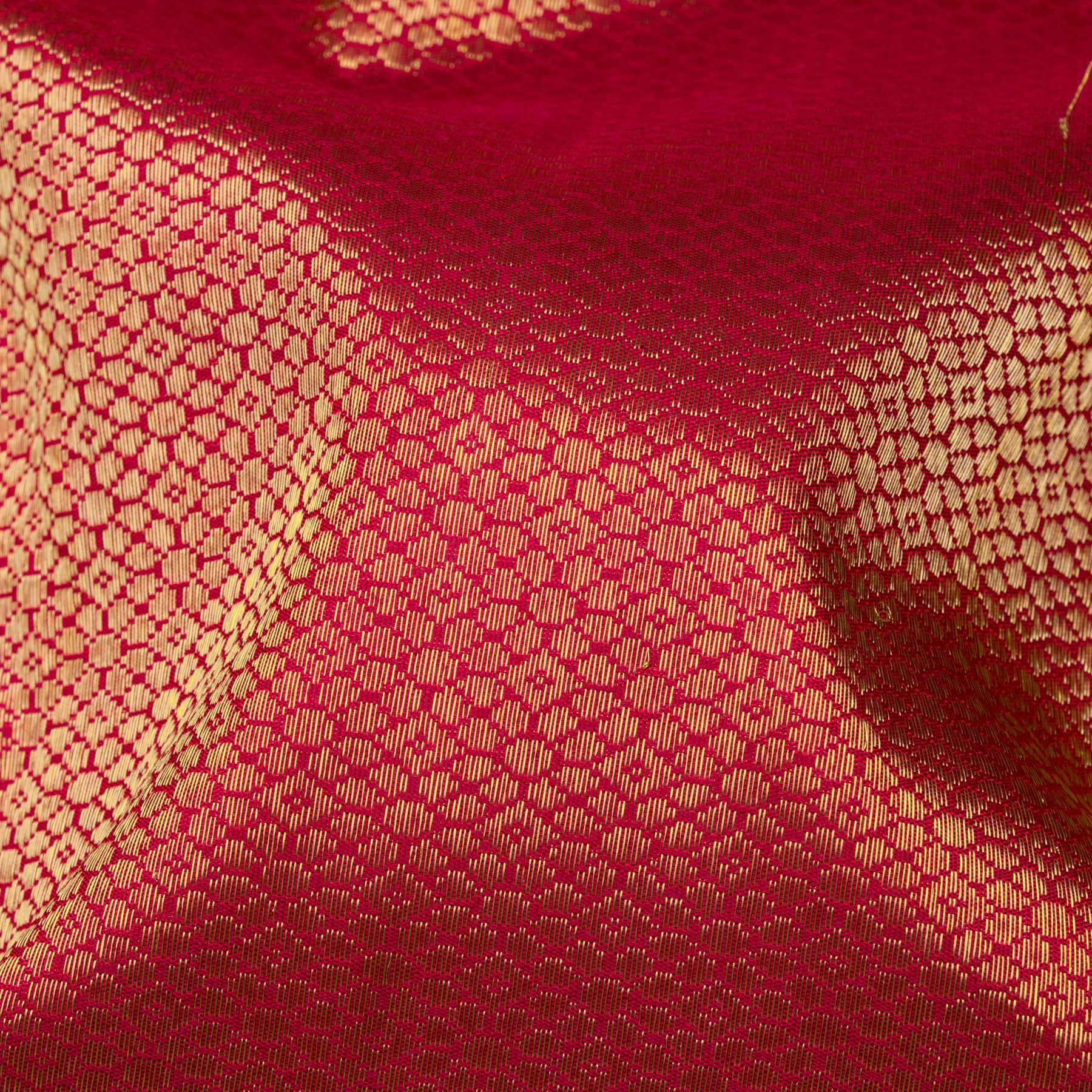 Kanakavalli Kanjivaram Silk Sari 25-041-HS001-08025 - Fabric View