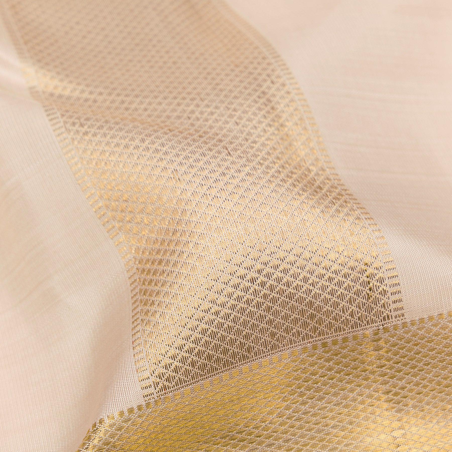 Kanakavalli Kanjivaram Silk Angavastram CO-ORD 25-109-AF001-05448 - Detailed Fabric View