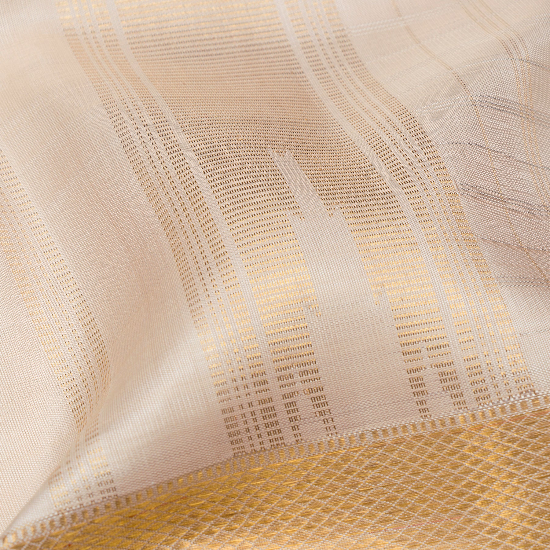 Kanakavalli Kanjivaram Silk Angavastram CO-ORD 25-109-AF001-05922 - Detailed Fabric View