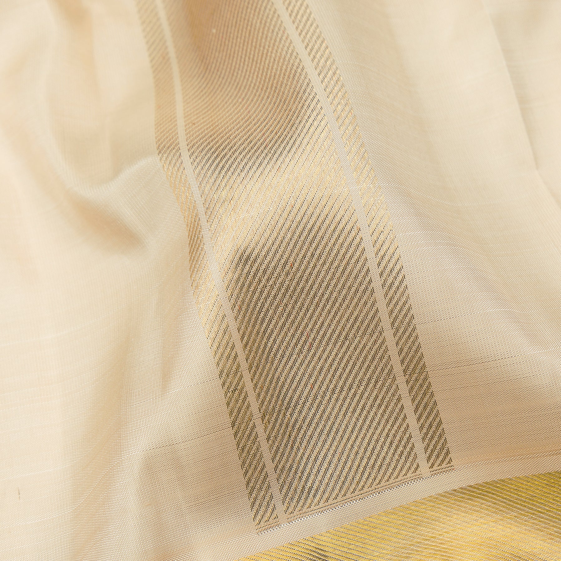 Kanakavalli Kanjivaram Silk Angavastram CO-ORD 25-109-AF001-07086 - Detailed Fabric View