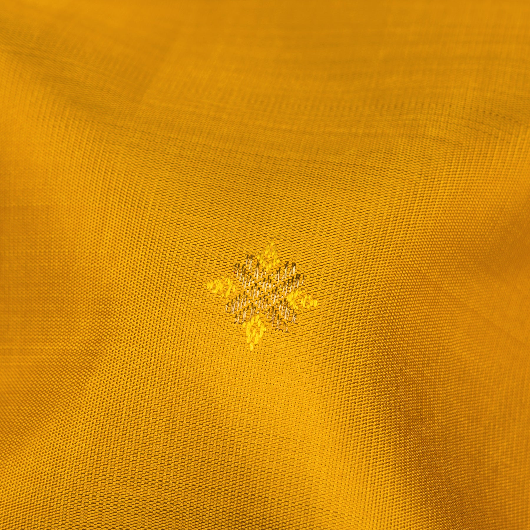 Kanakavalli Kanjivaram Silk Sari 25-109-HS001-09628 - Fabric View