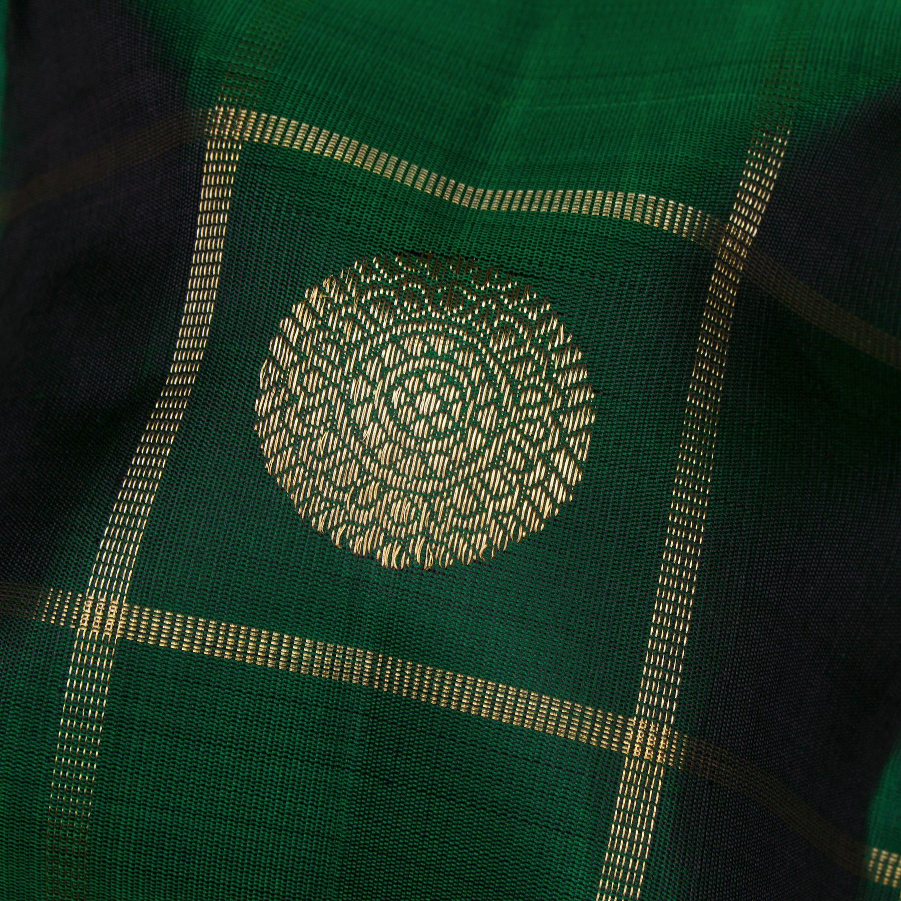 Kanakavalli Kanjivaram Silk Sari 25-109-HS001-09654 - Fabric View