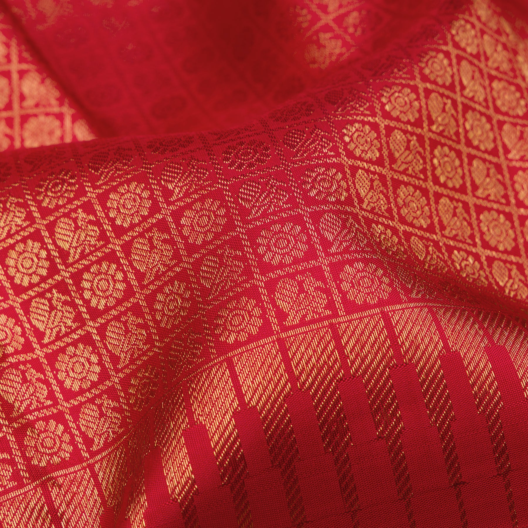 Kanakavalli Kanjivaram Silk Sari 25-109-HS001-09761 - Fabric View