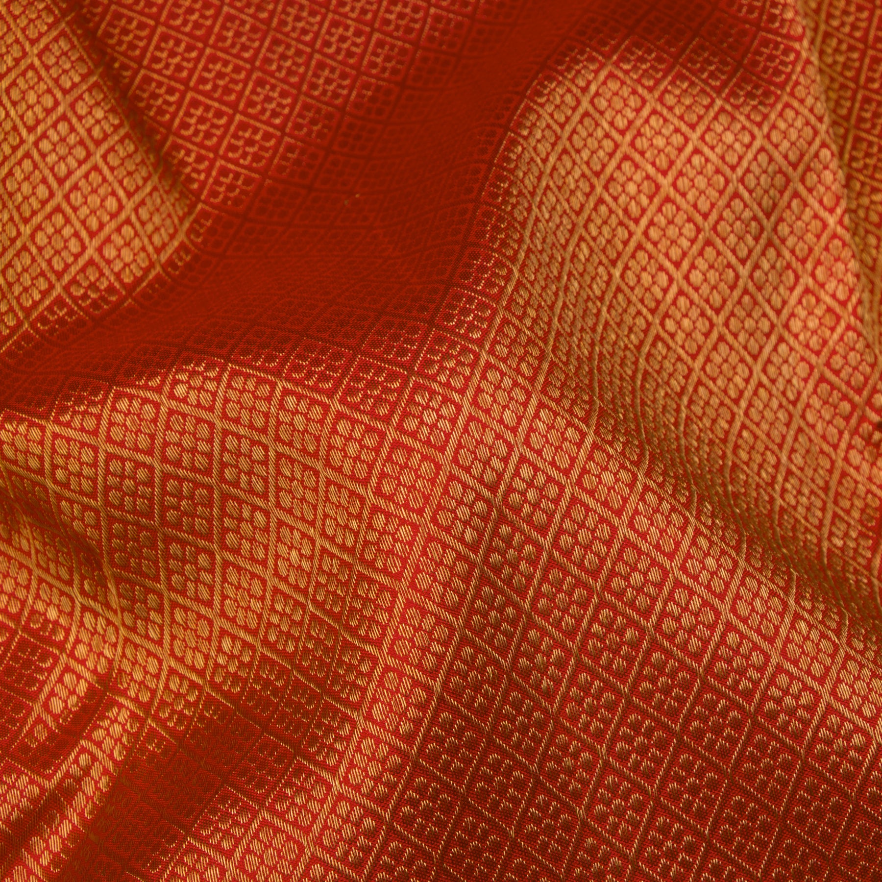 Kanakavalli Kanjivaram Silk Sari 25-110-HS001-00696 - Fabric View