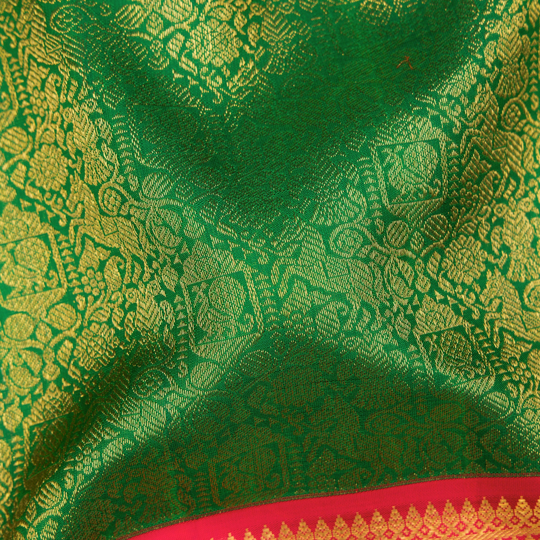 Kanakavalli Kanjivaram Silk Sari 25-110-HS001-02000 - Fabric View