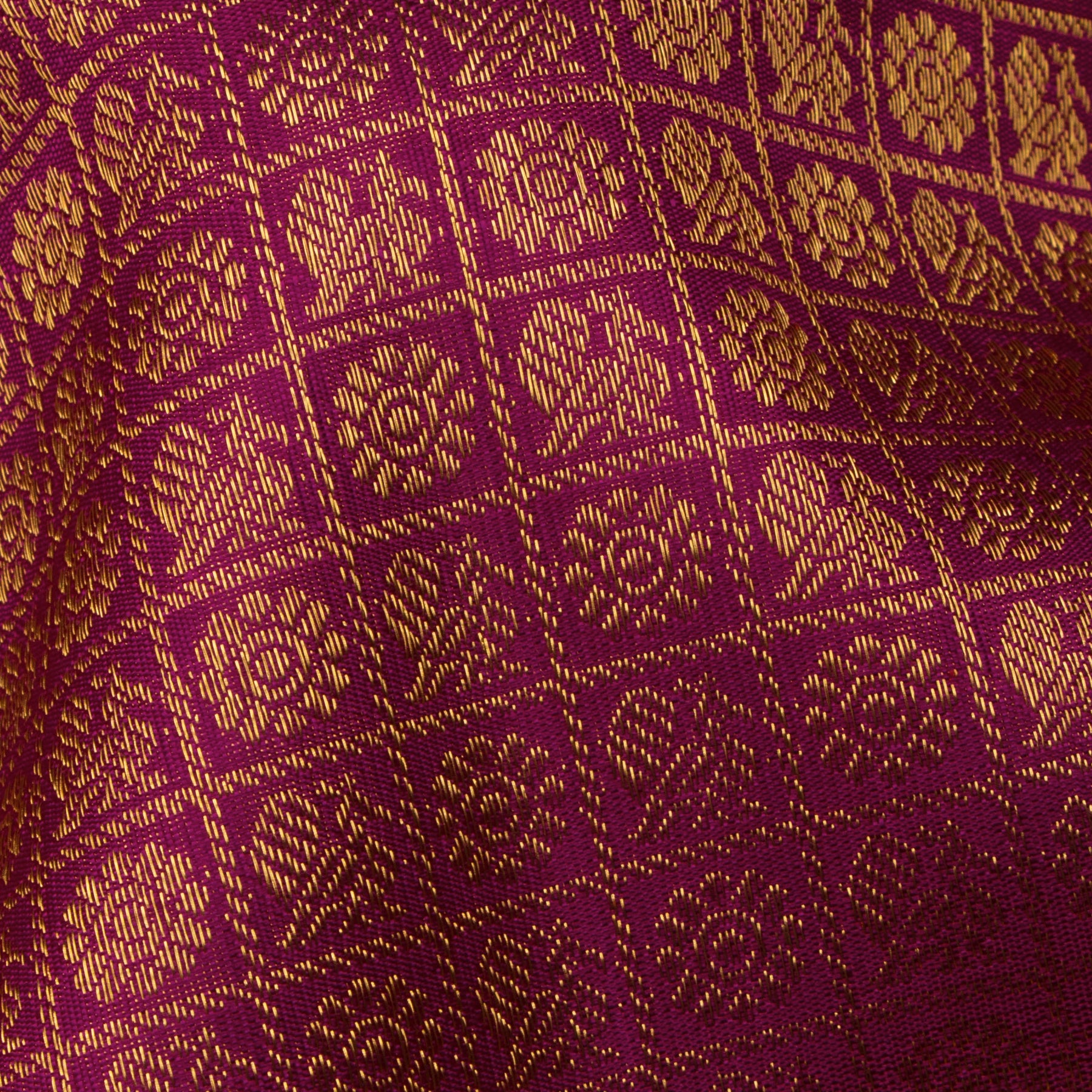 Kanakavalli Kanjivaram Silk Sari 25-110-HS001-02008 - Fabric View
