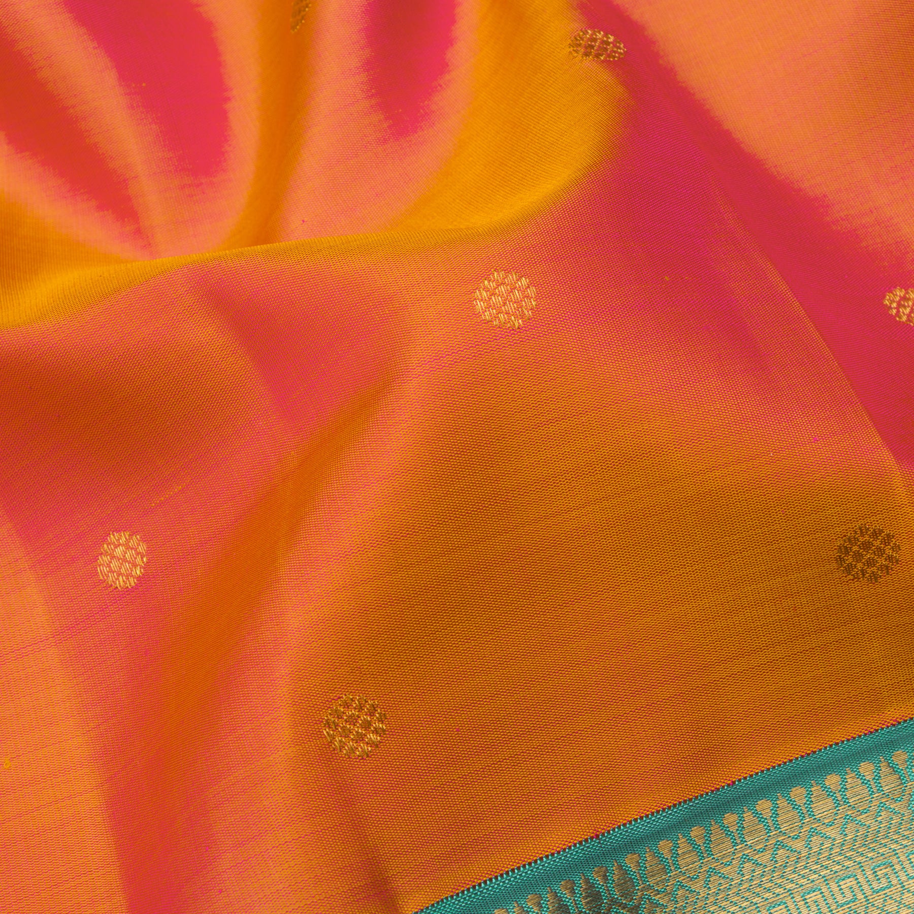 Kanakavalli Kanjivaram Silk Sari 25-110-HS001-02050 - Fabric View