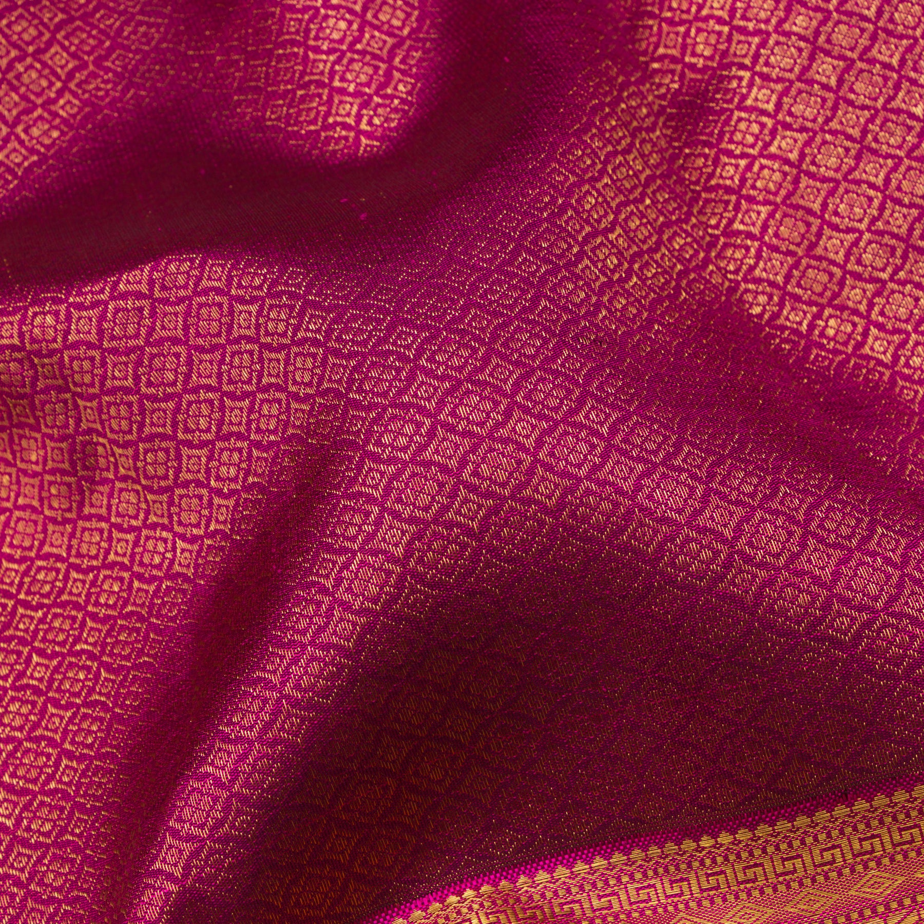 Kanakavalli Kanjivaram Silk Sari 25-110-HS001-02370 - Fabric View