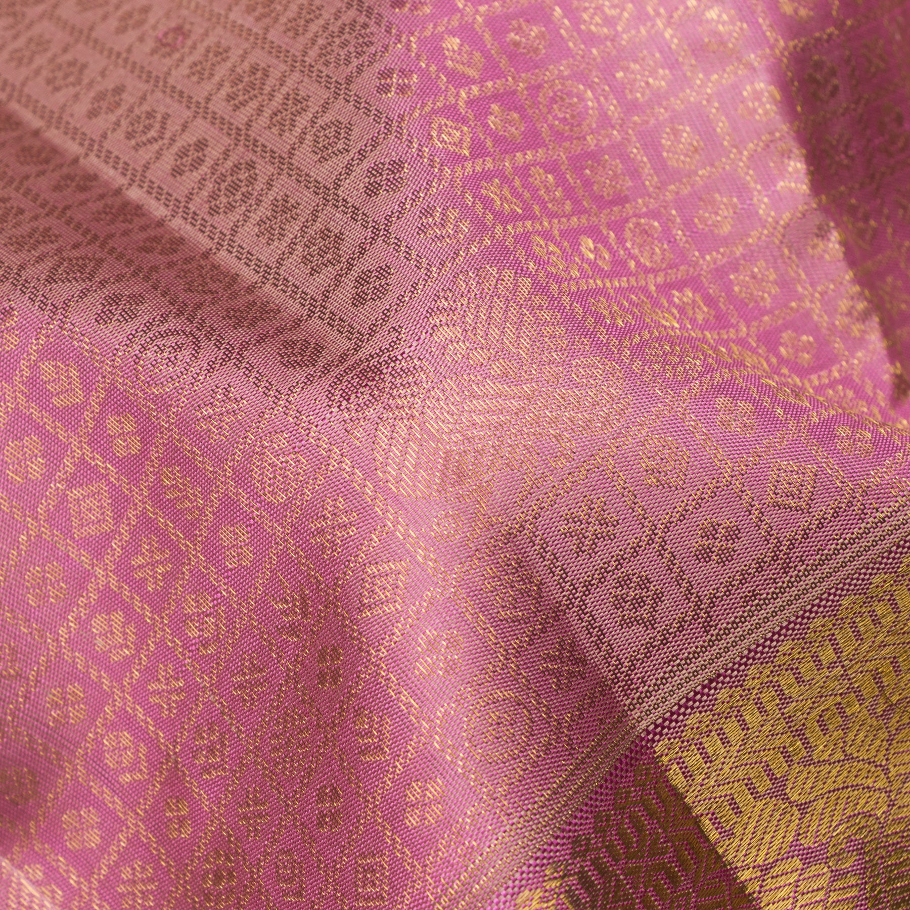 Kanakavalli Kanjivaram Silk Sari 25-110-HS001-03895 - Fabric View
