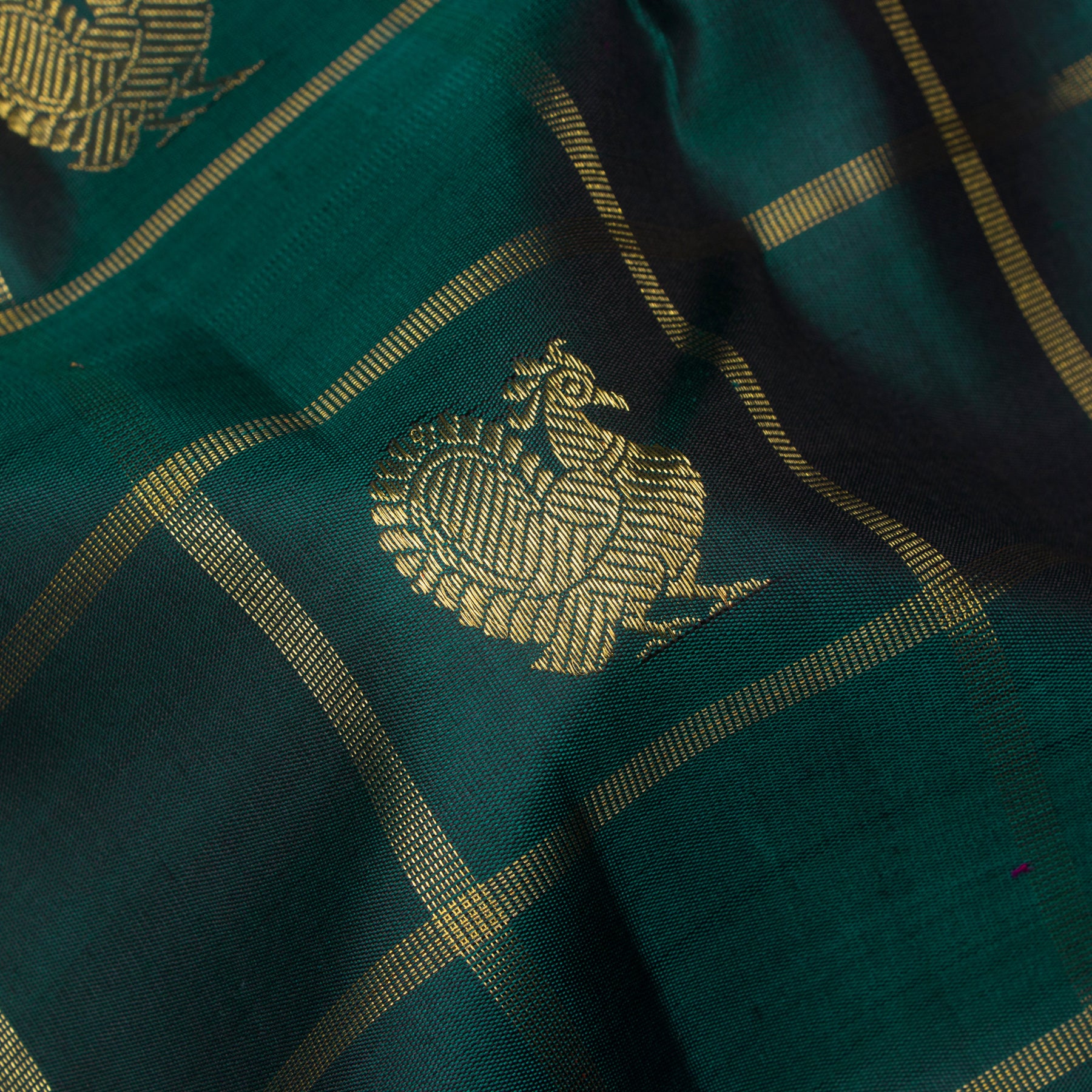 Kanakavalli Kanjivaram Silk Sari 25-110-HS001-04032 - Fabric View