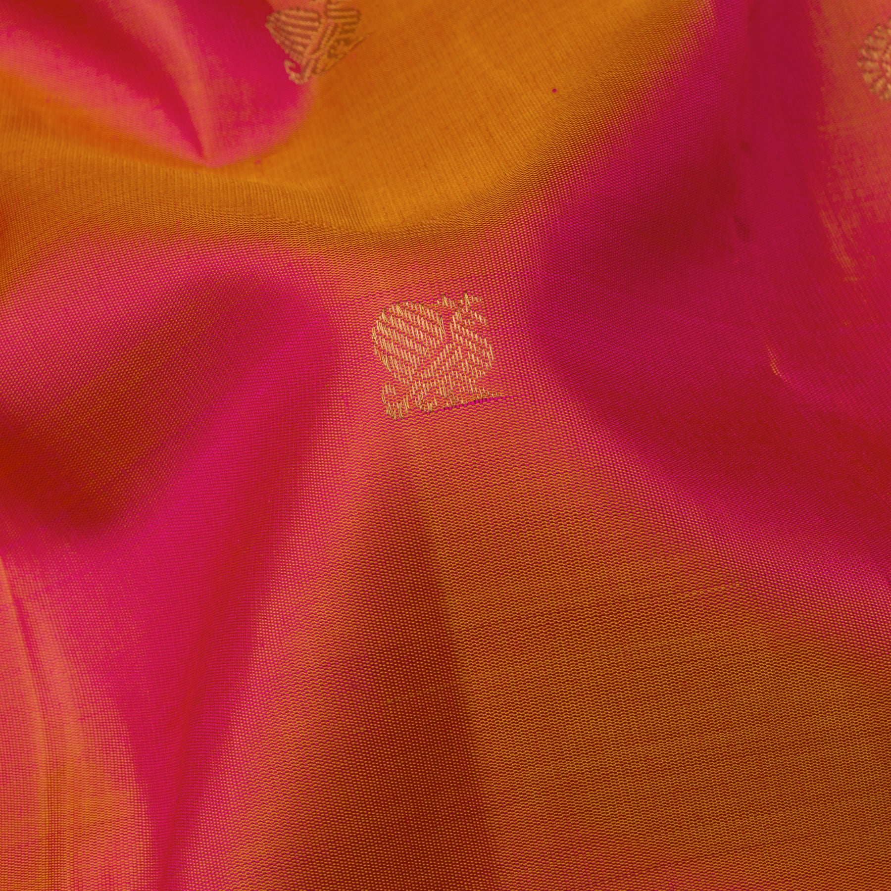 Kanakavalli Kanjivaram Silk Sari 25-110-HS001-04449 - Fabric View