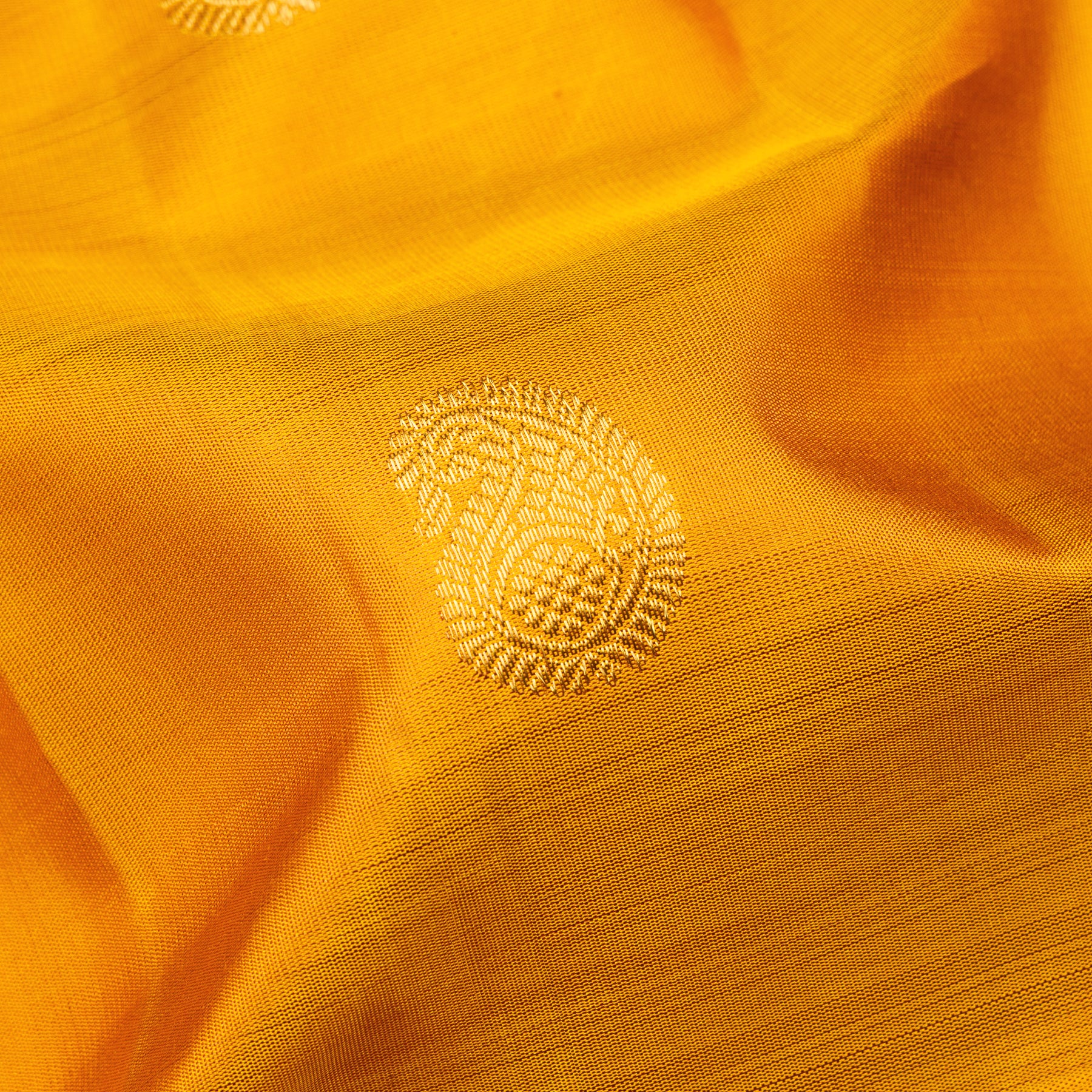 Kanakavalli Kanjivaram Silk Sari 25-110-HS001-05610 - Fabric View