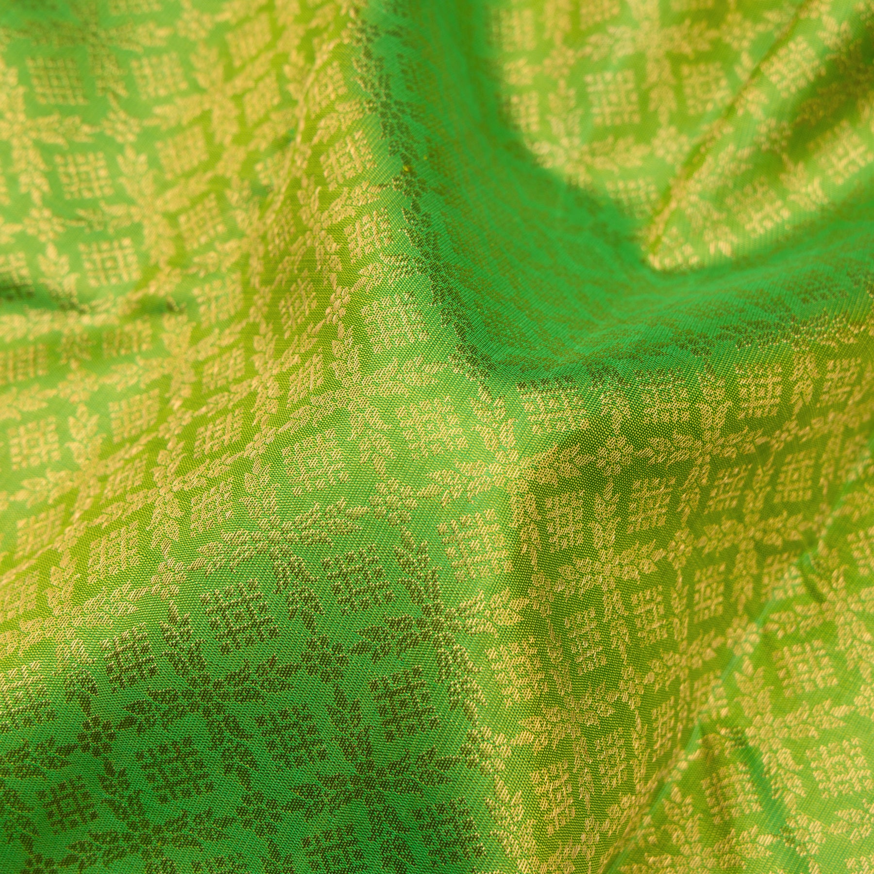 Kanakavalli Kanjivaram Silk Sari 25-110-HS001-06143 - Fabric View