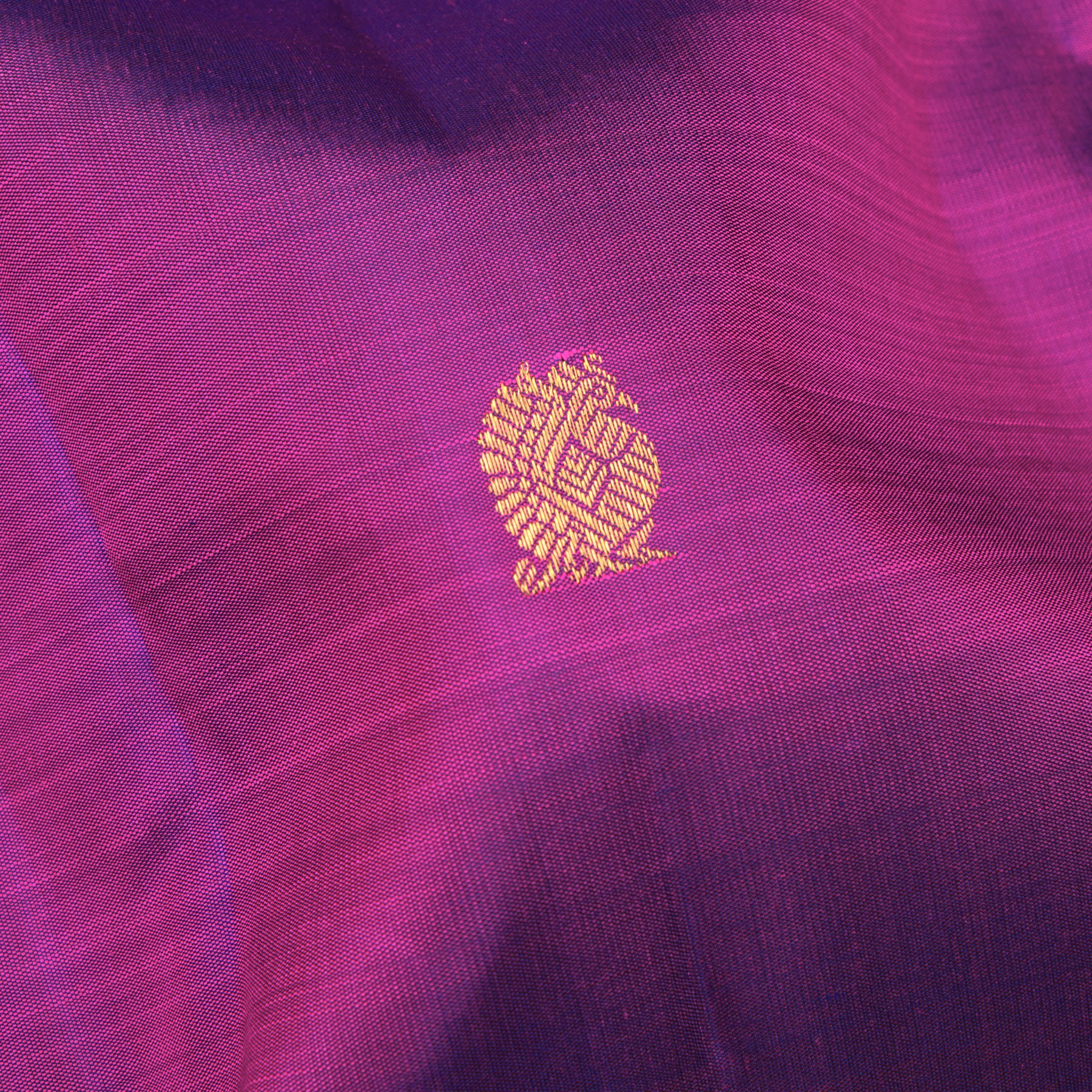 Kanakavalli Kanjivaram Silk Sari 25-110-HS001-06194 - Fabric View