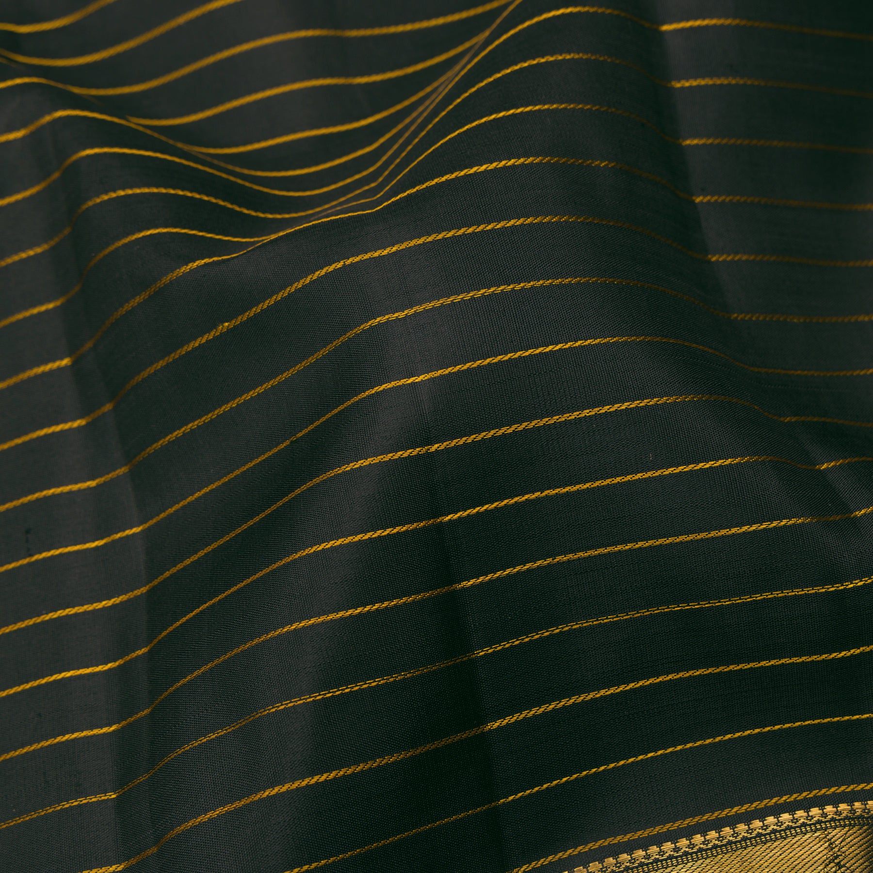 Kanakavalli Kanjivaram Silk Sari 25-110-HS001-06208 - Fabric View