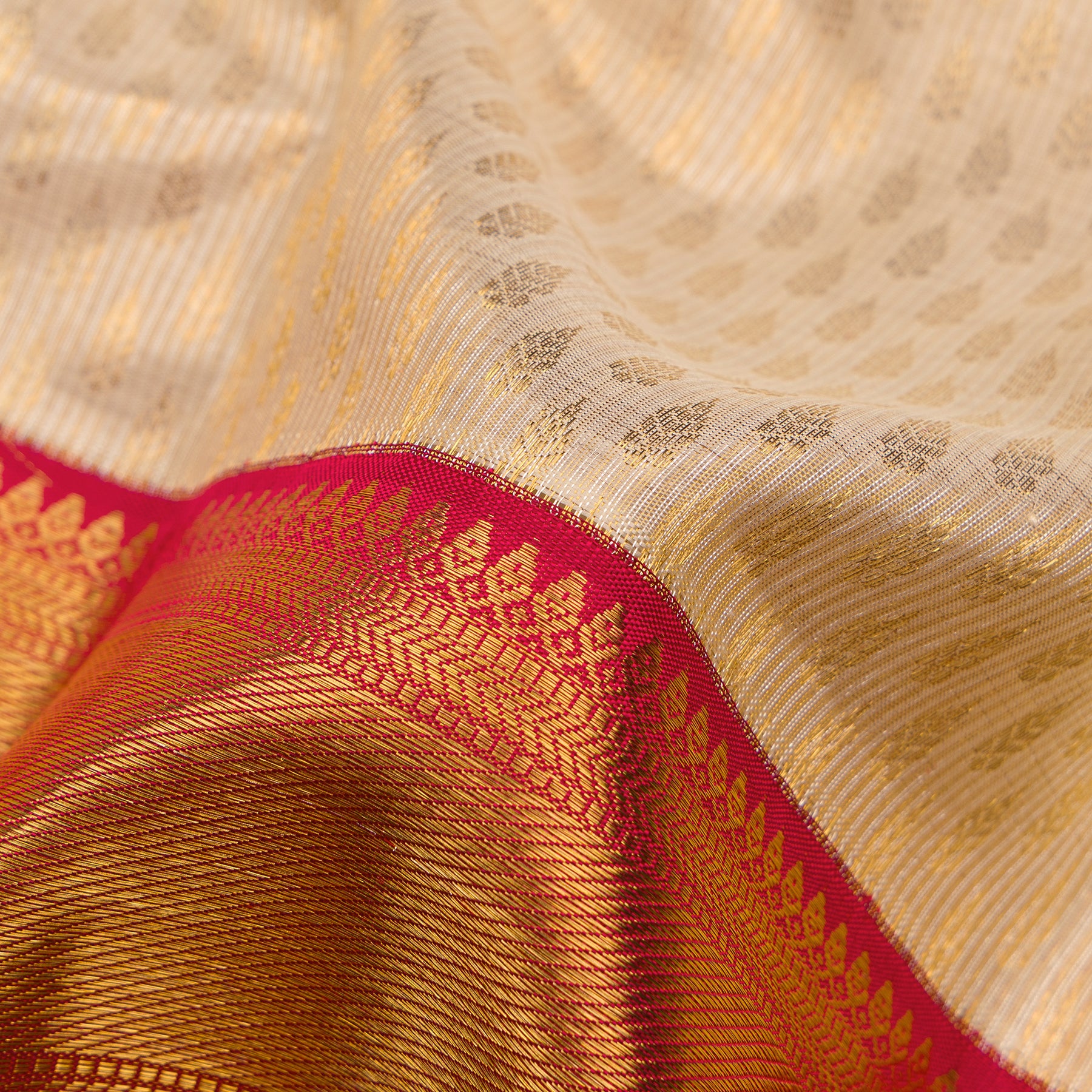 Kanakavalli Kanjivaram Silk Sari 25-110-HS001-06228 - Fabric View