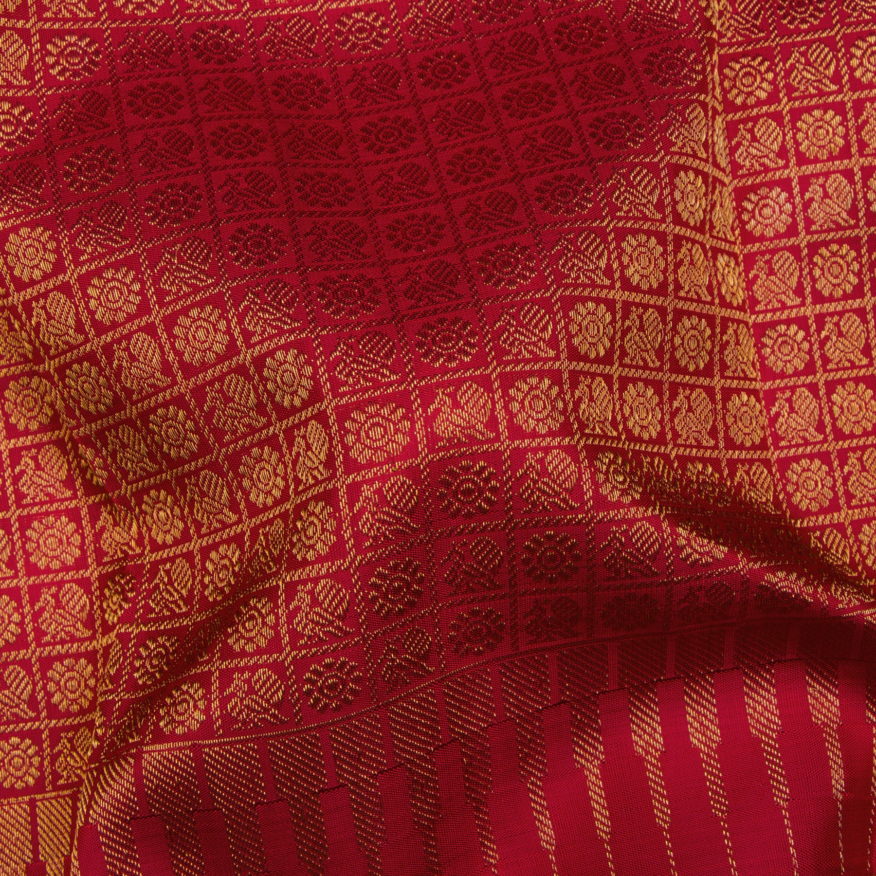 Kanakavalli Kanjivaram Silk Sari 25-110-HS001-06260 - Fabric View