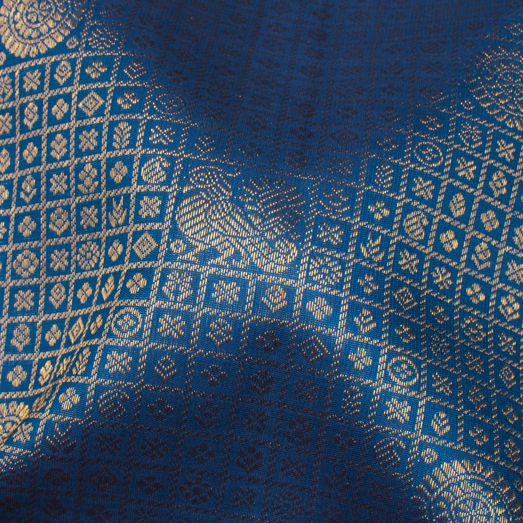 Kanakavalli Kanjivaram Silk Sari 25-110-HS001-08100 - Fabric View