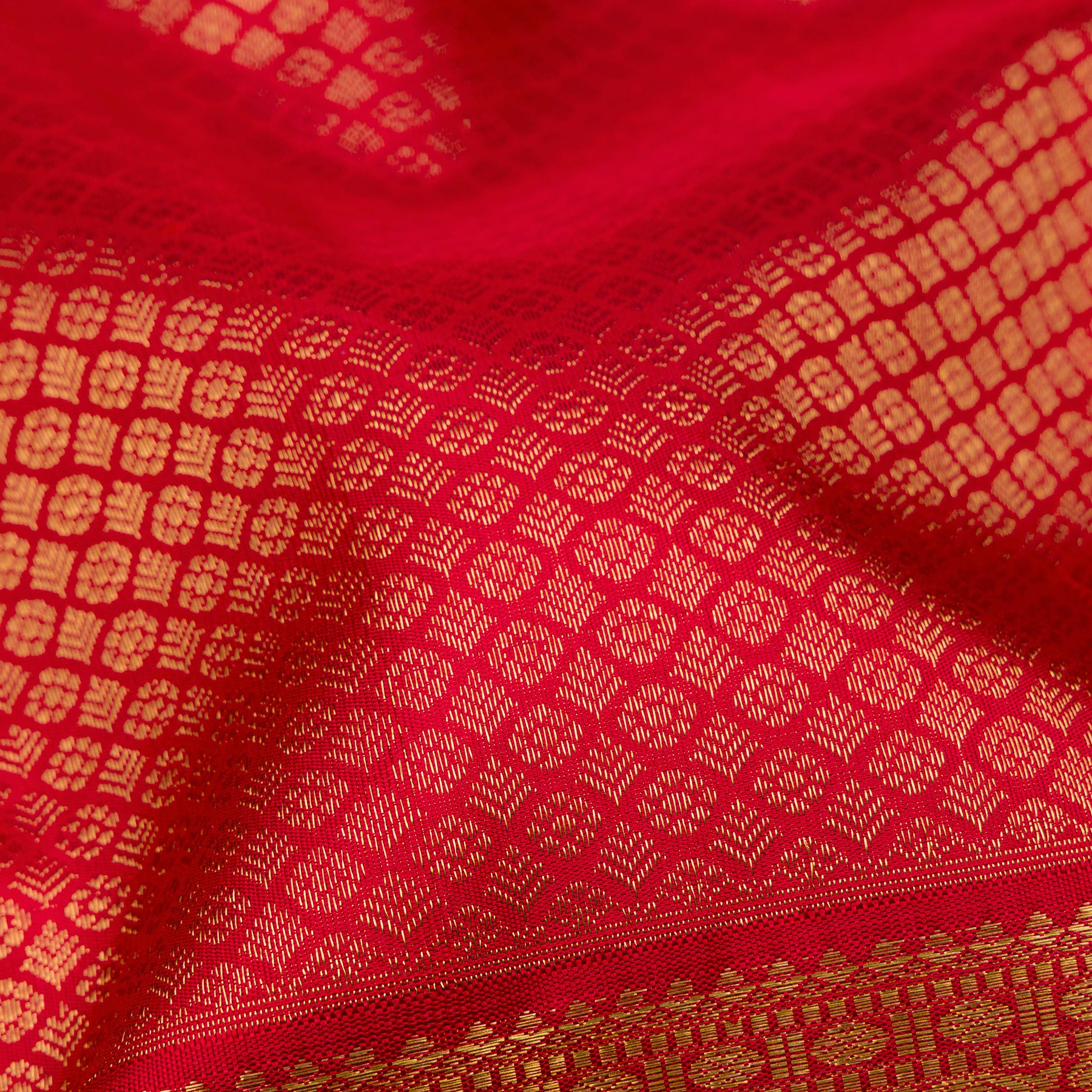 Kanakavalli Kanjivaram Silk Sari 25-110-HS001-10884 - Fabric View