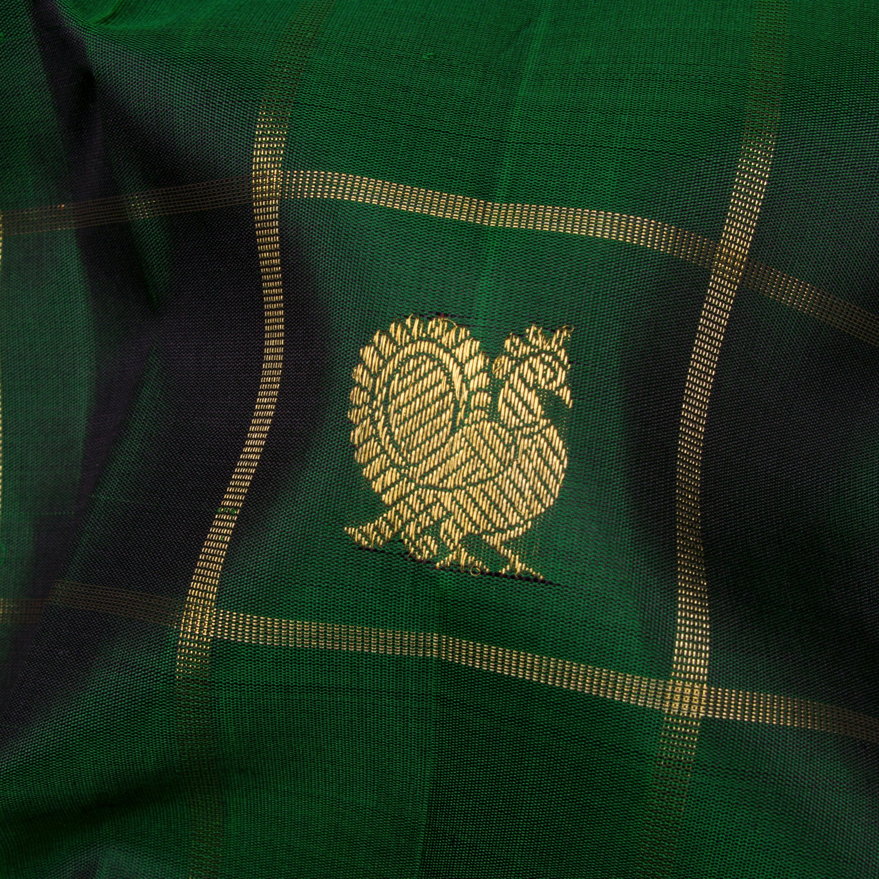Kanakavalli Kanjivaram Silk Sari 25-110-HS001-10943 - Fabric View