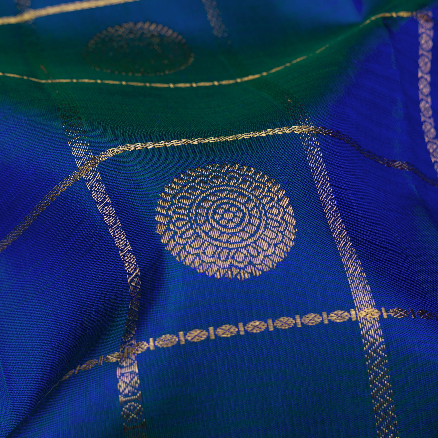 Kanakavalli Kanjivaram Silk Sari 25-110-HS001-10945 - Fabric View