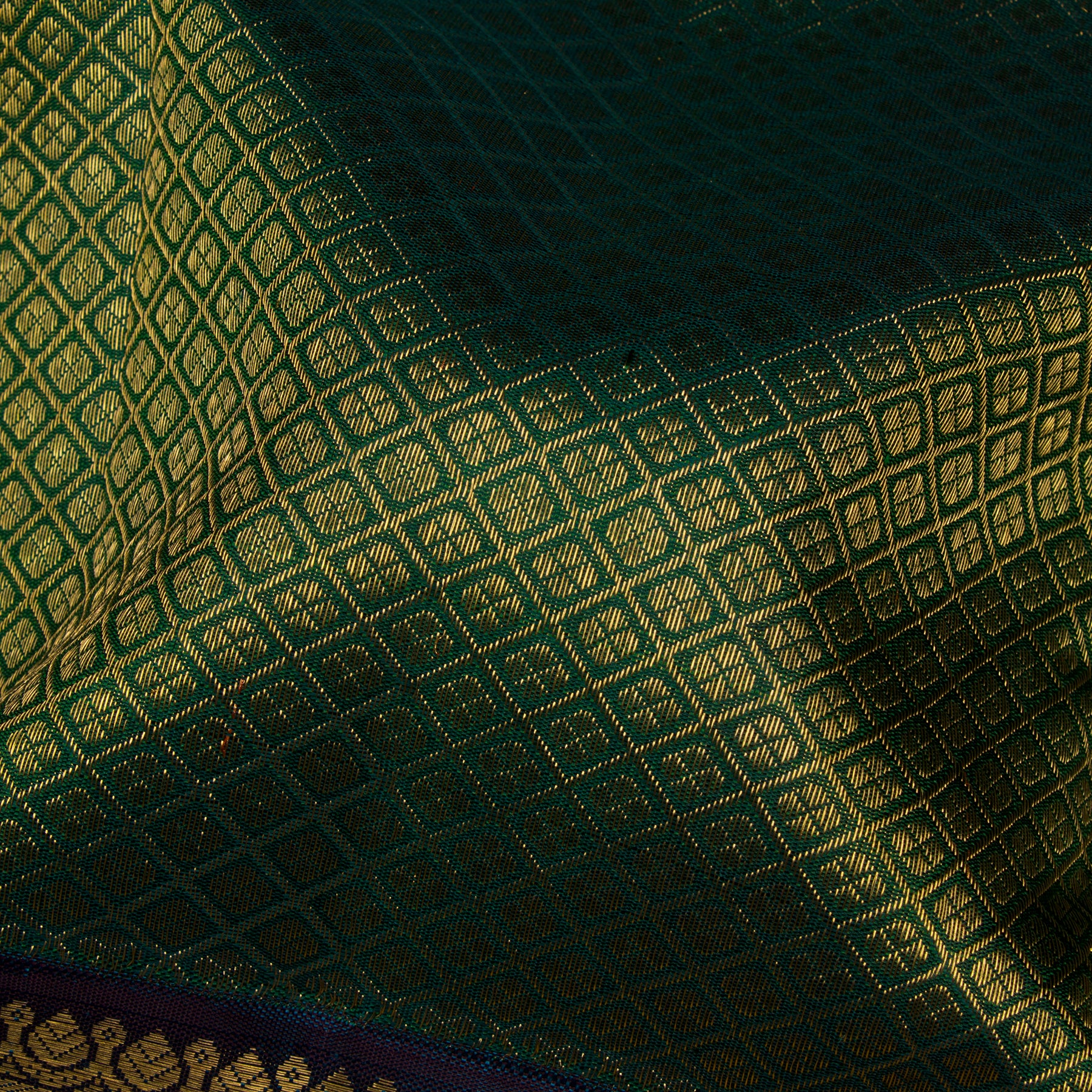 Kanakavalli Kanjivaram Silk Sari 25-110-HS001-10970 - Fabric View