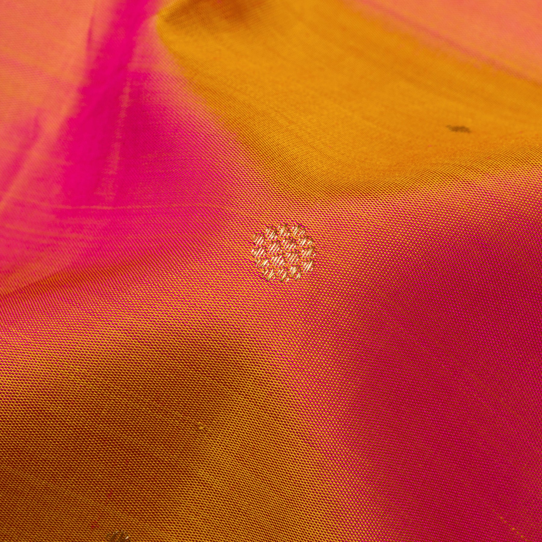 Kanakavalli Kanjivaram Silk Sari 25-595-HS001-03486 - Fabric View