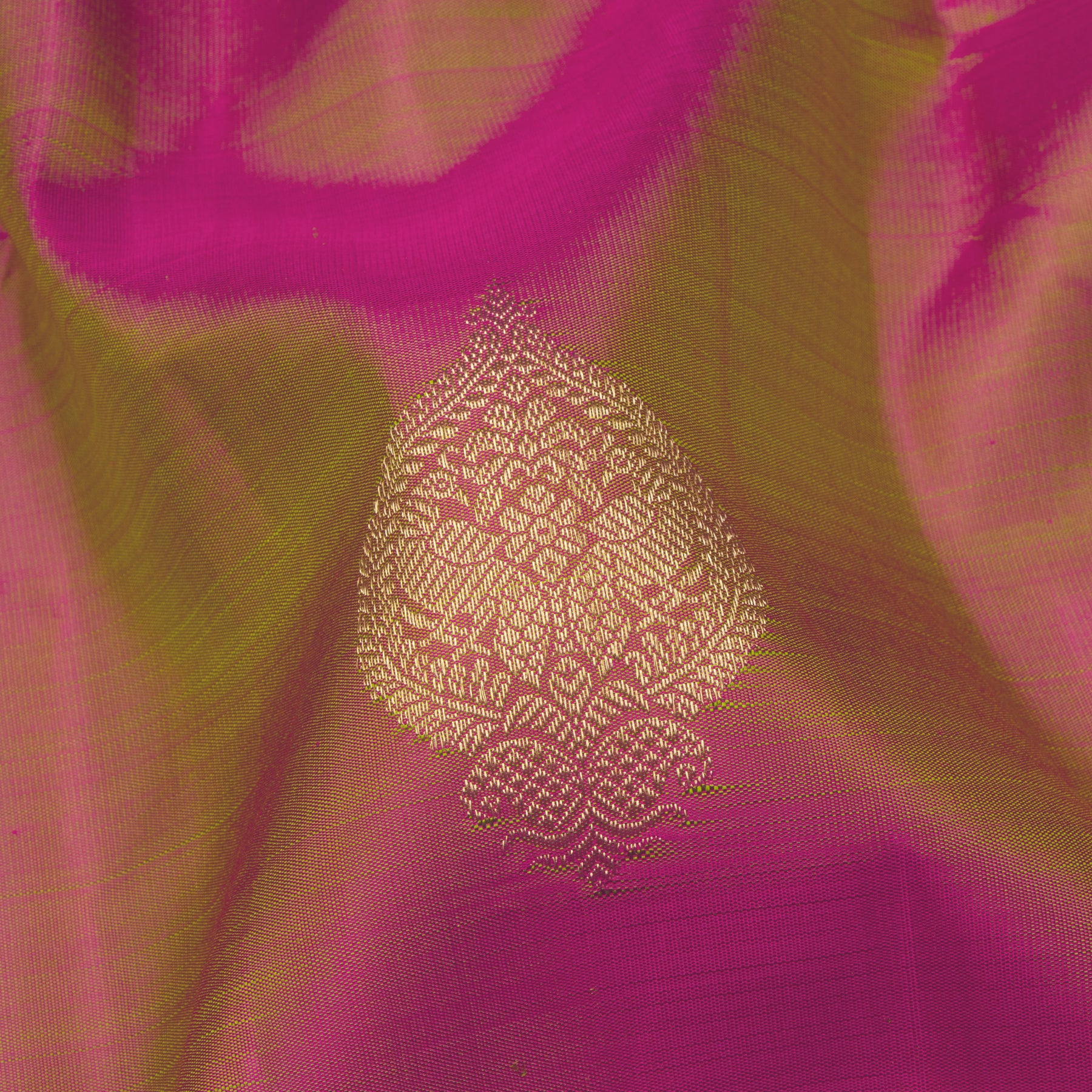 Kanakavalli Kanjivaram Silk Sari 25-595-HS001-04185 - Fabric View