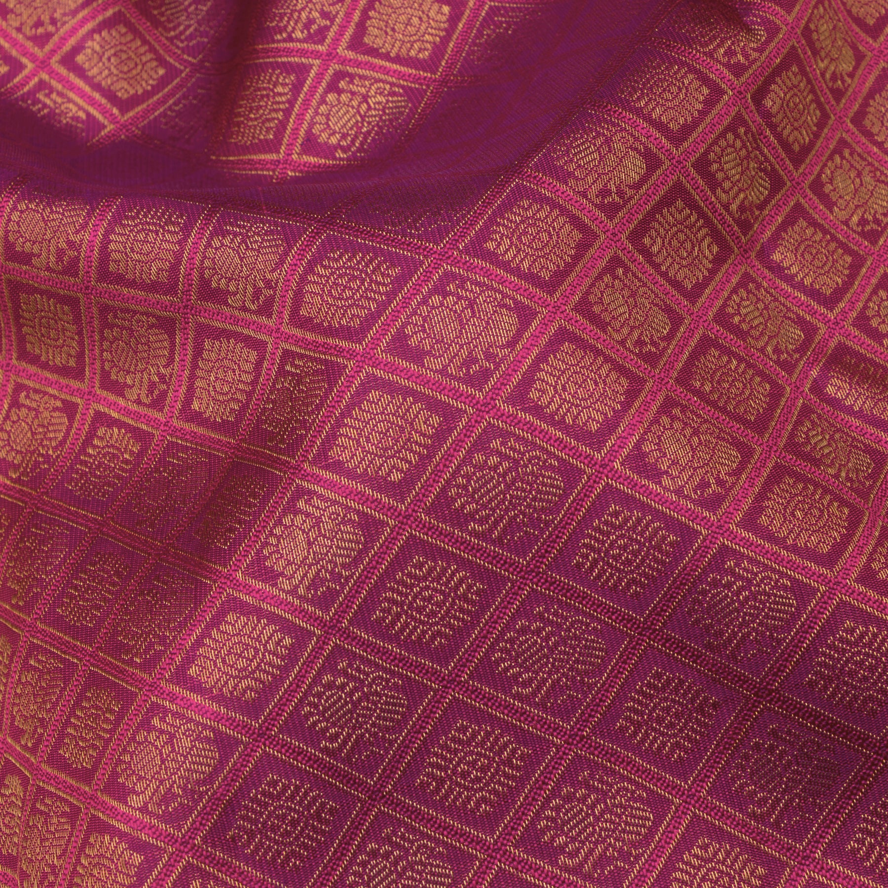 Kanakavalli Kanjivaram Silk Sari 25-595-HS001-04275 - Fabric View