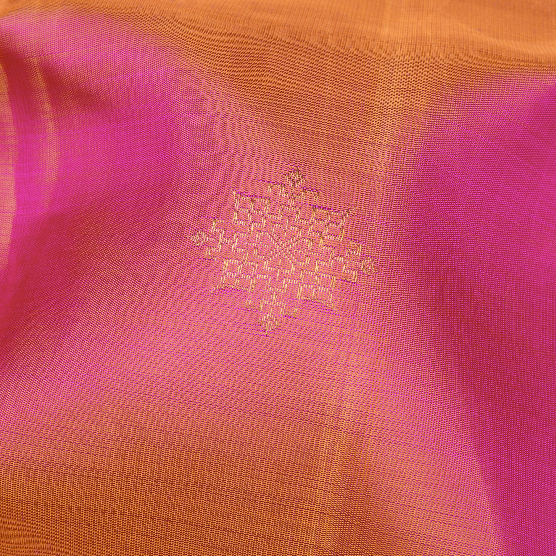 Kanakavalli Kanjivaram Silk Sari 25-595-HS001-04752 - Fabric View