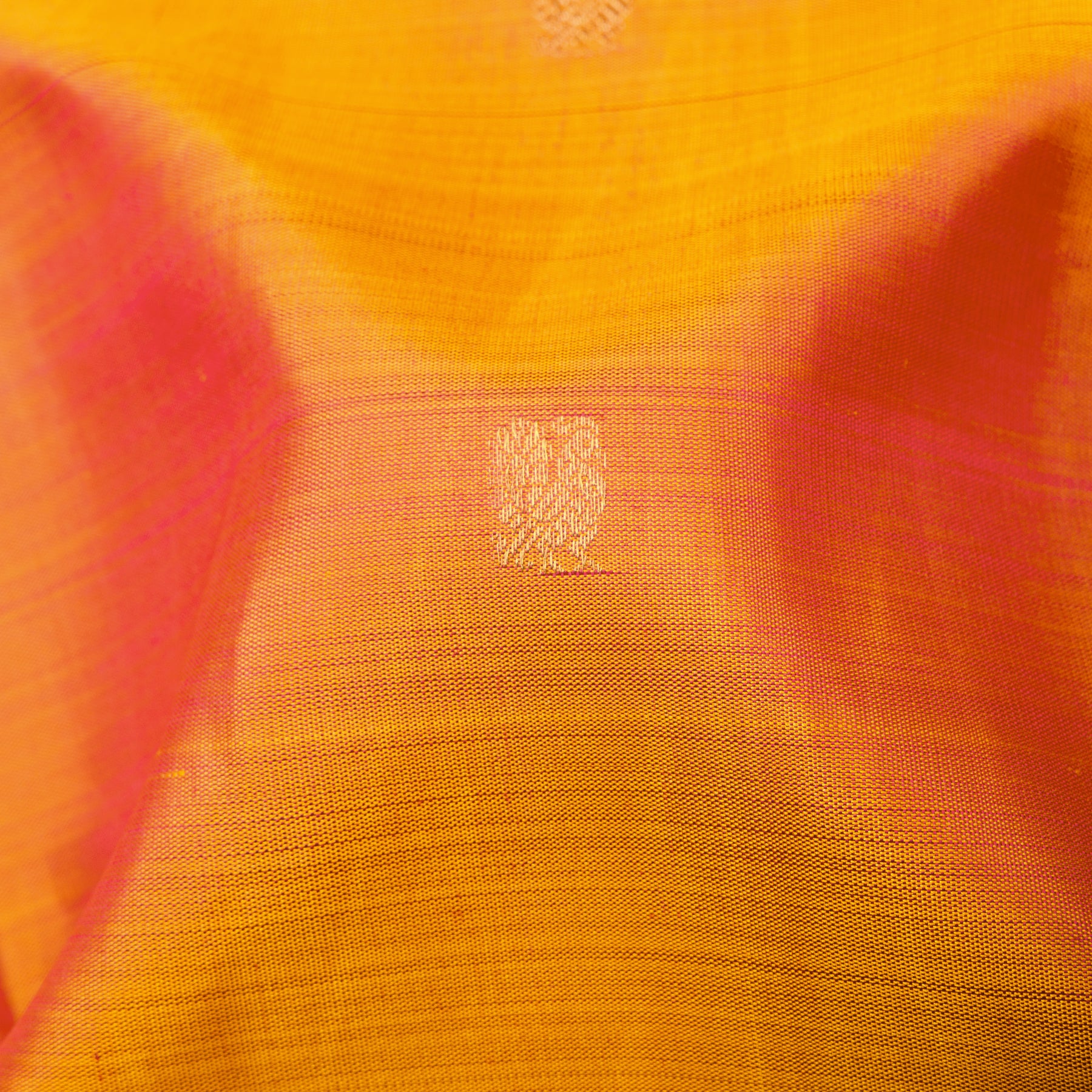 Kanakavalli Kanjivaram Silk Sari 25-595-HS001-07246 - Fabric View