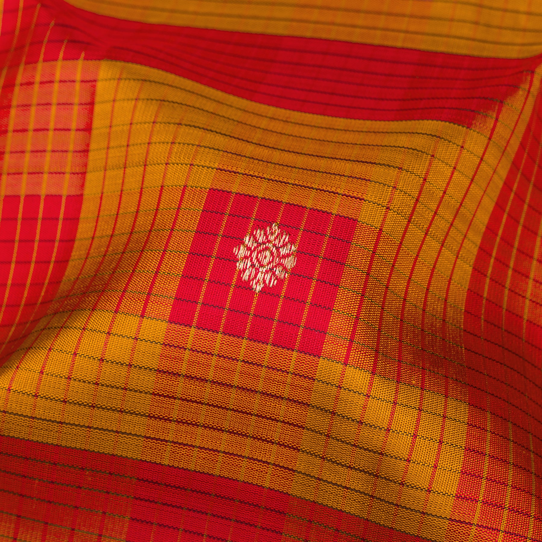Kanakavalli Kanjivaram Silk Sari 25-595-HS001-09520 - Fabric View