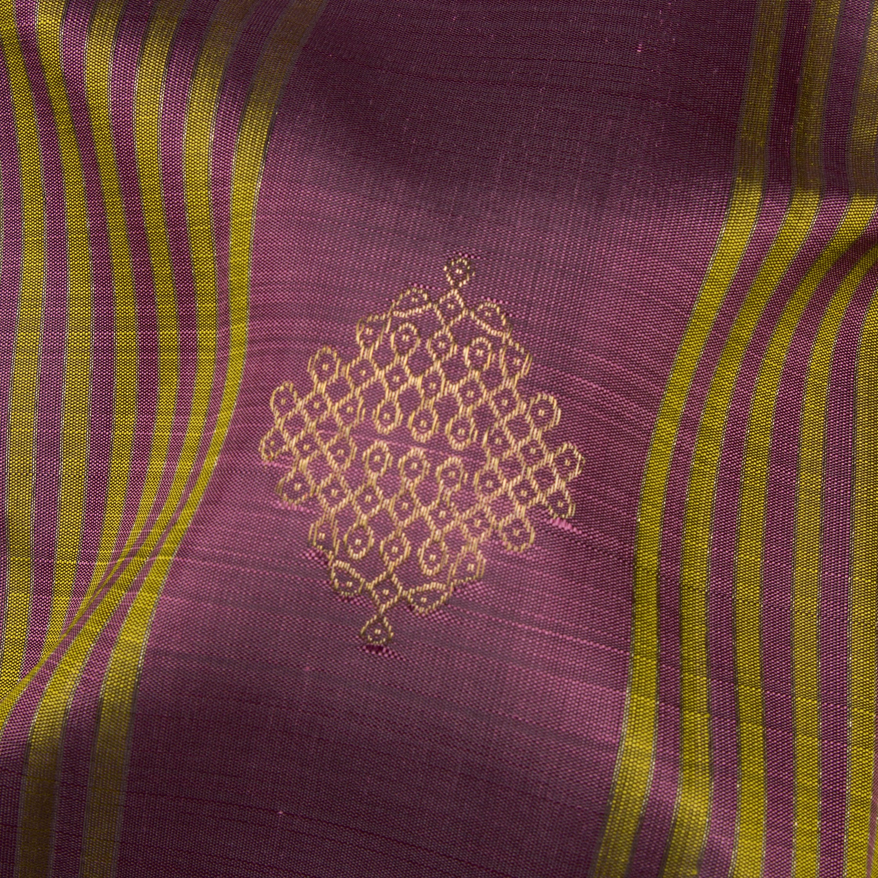 Kanakavalli Kanjivaram Silk Sari 25-595-HS001-10553 - Fabric View