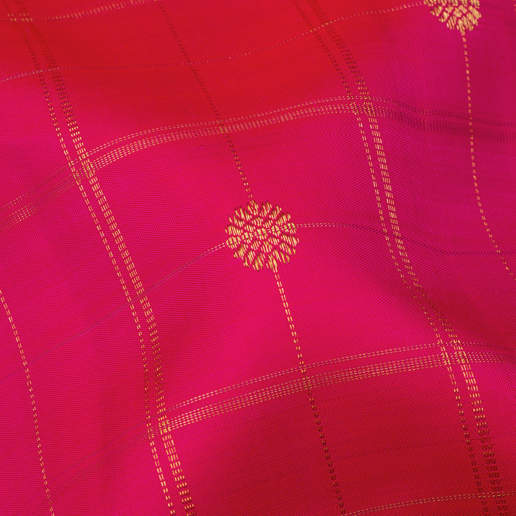 Kanakavalli Kanjivaram Silk Sari 25-599-HS001-01875 - Fabric View