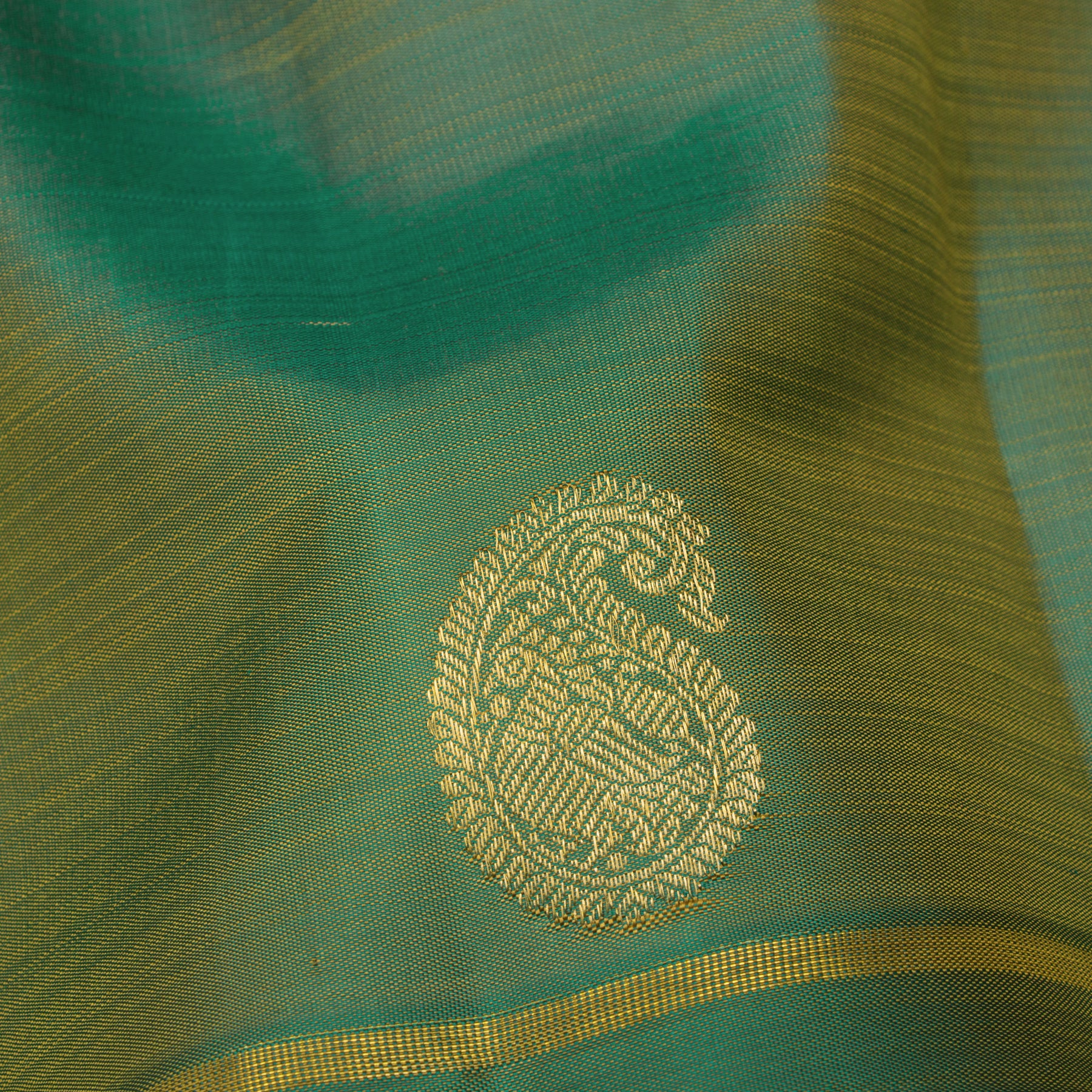 Kanakavalli Kanjivaram Silk Sari 25-599-HS001-03604 - Fabric View