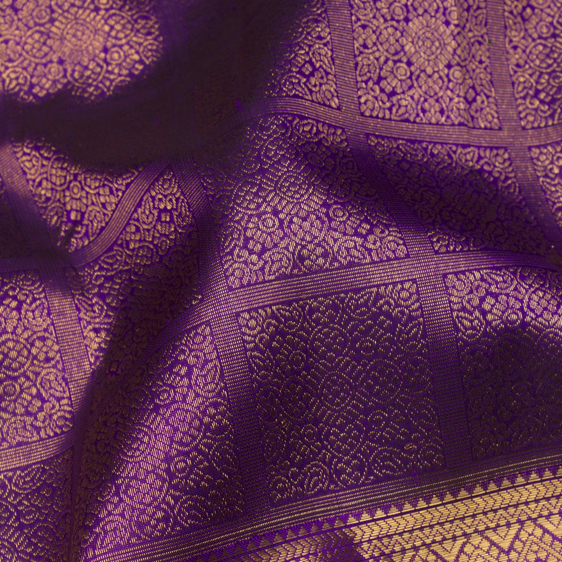 Kanakavalli Kanjivaram Silk Sari 25-599-HS001-04330 - Fabric View