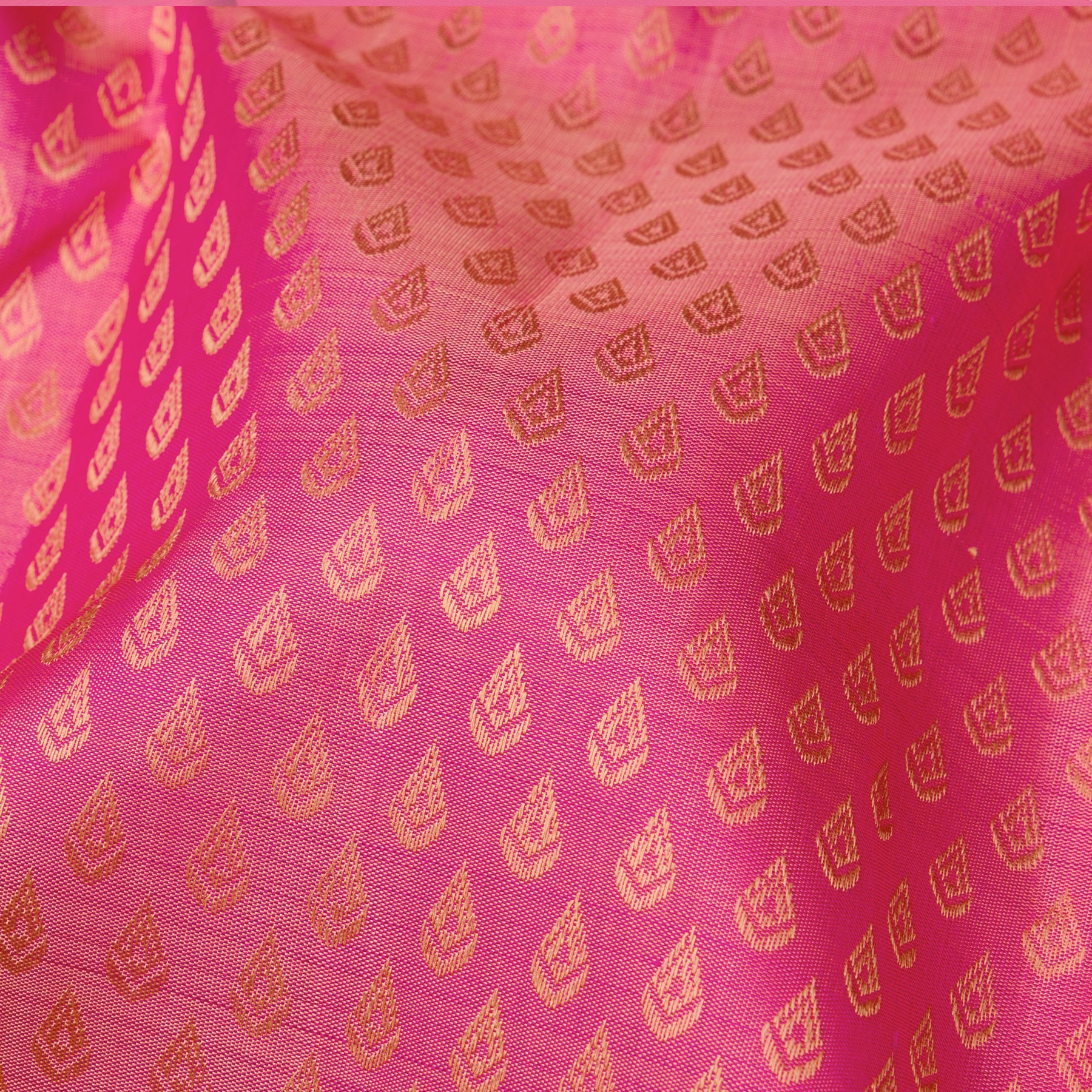 Kanakavalli Kanjivaram Silk Sari 25-599-HS001-08376